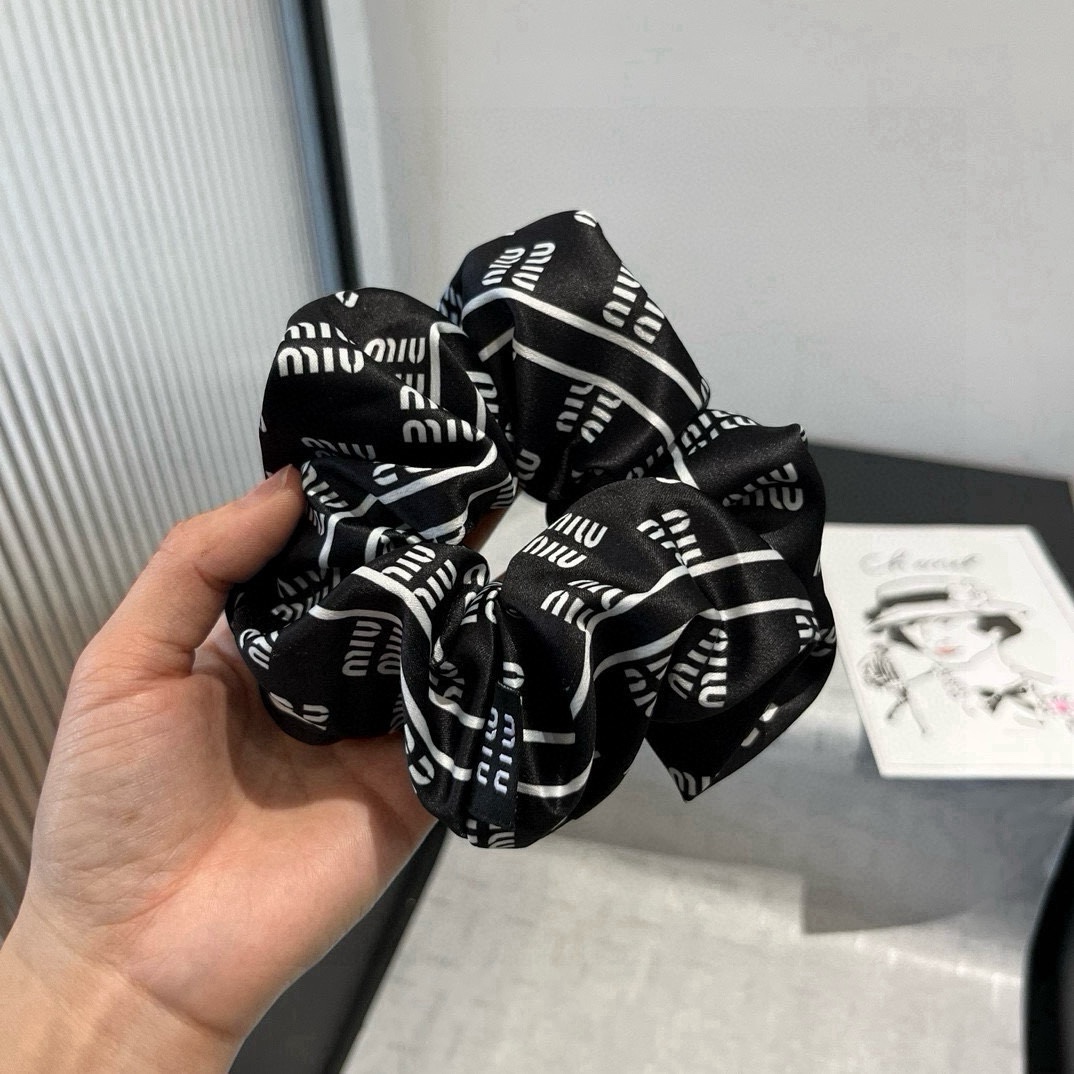🆕

miumiu缪缪新款发圈