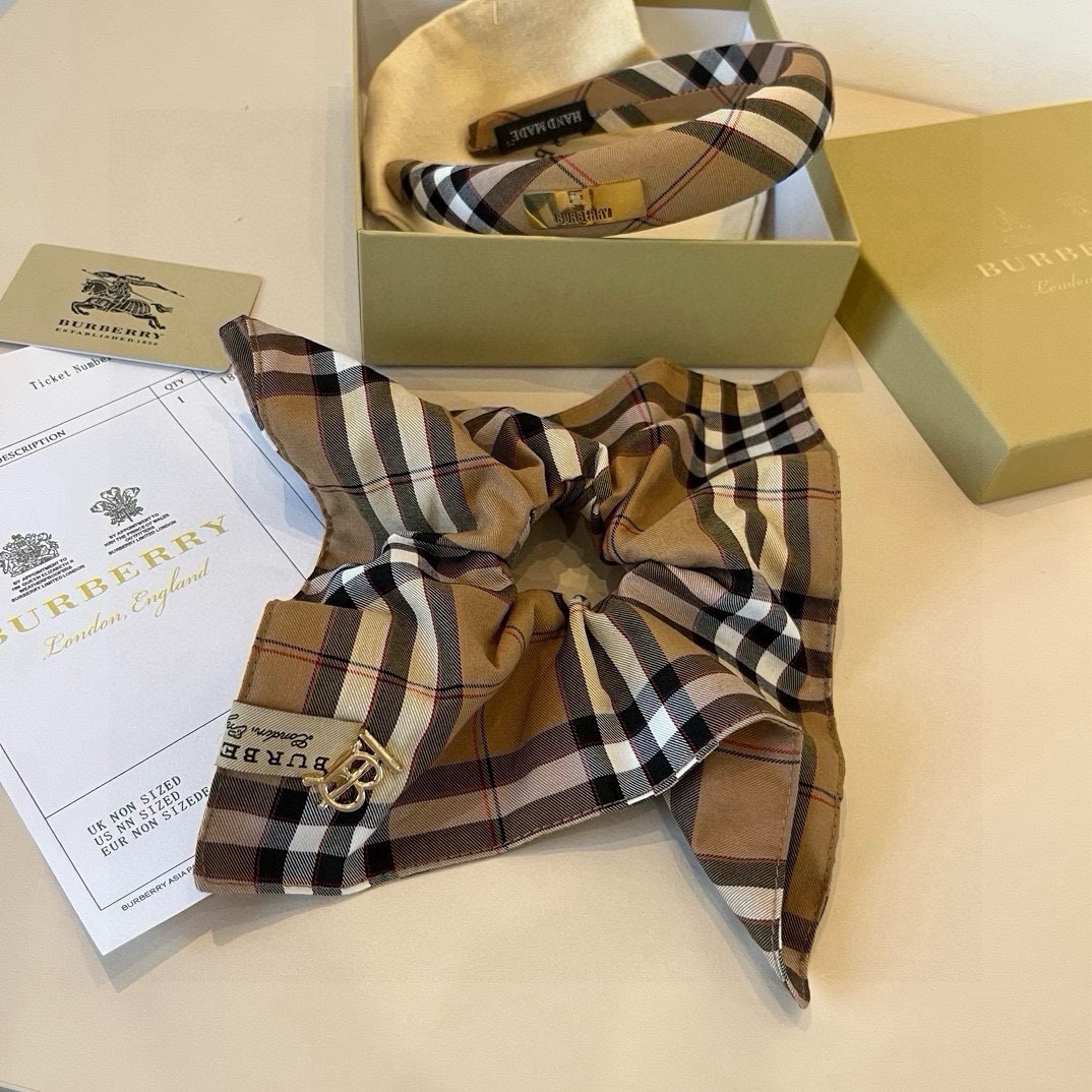🆕

Burberry巴宝莉格子发圈