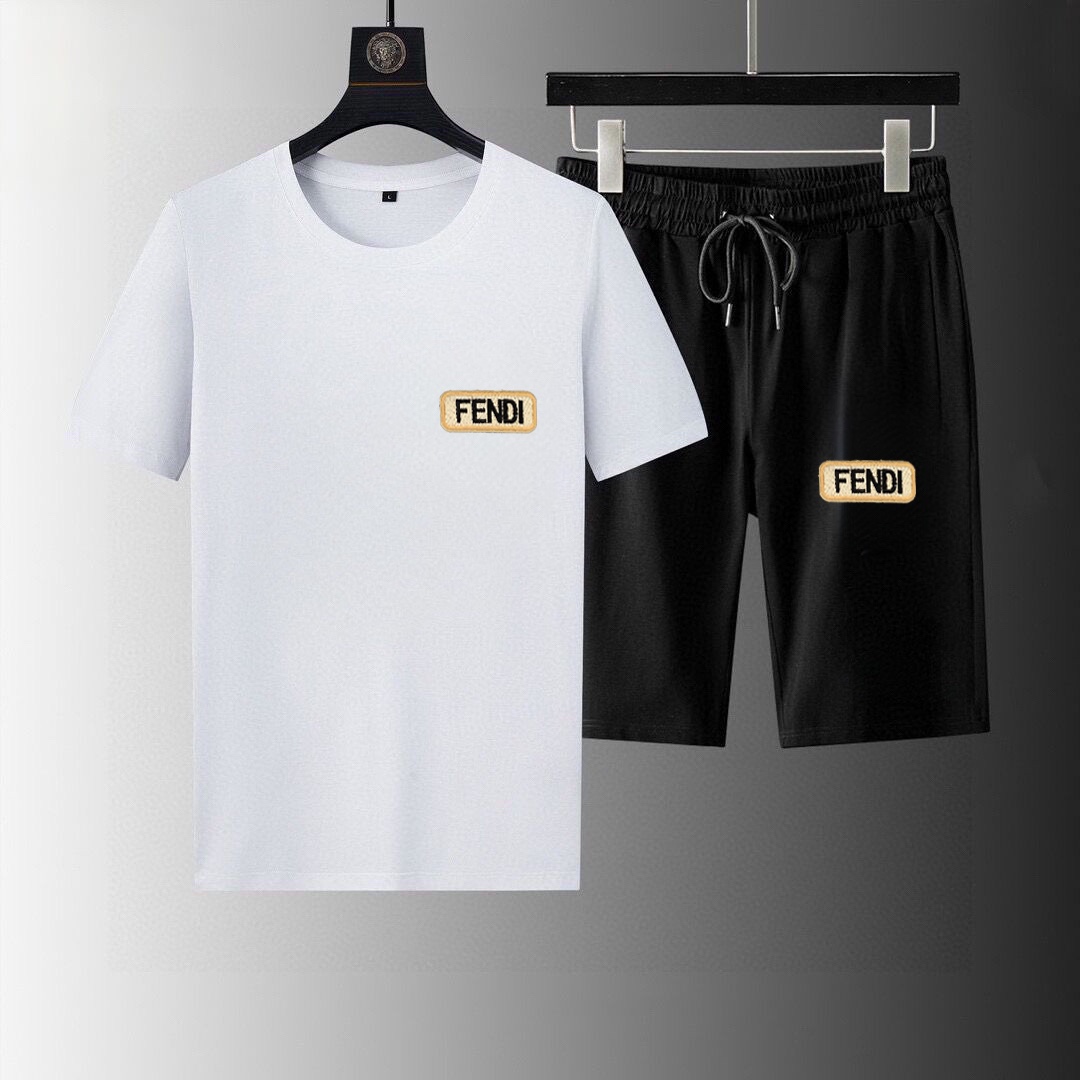 Fendi 品牌【FENDI 芬迪】 2025新款男士短袖短裤套装 销售 市面高端版本 手感细腻柔软 让你穿着更加舒适 立体裁剪版型超赞 尺码:M-5XL下单请报身高体重