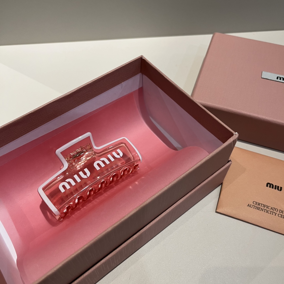🆕

miumiu缪缪新款发夹