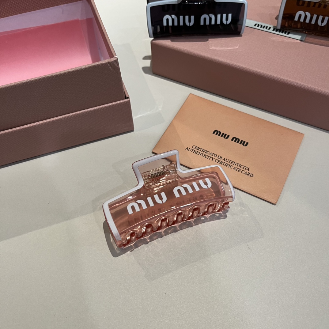 🆕

miumiu缪缪新款发夹