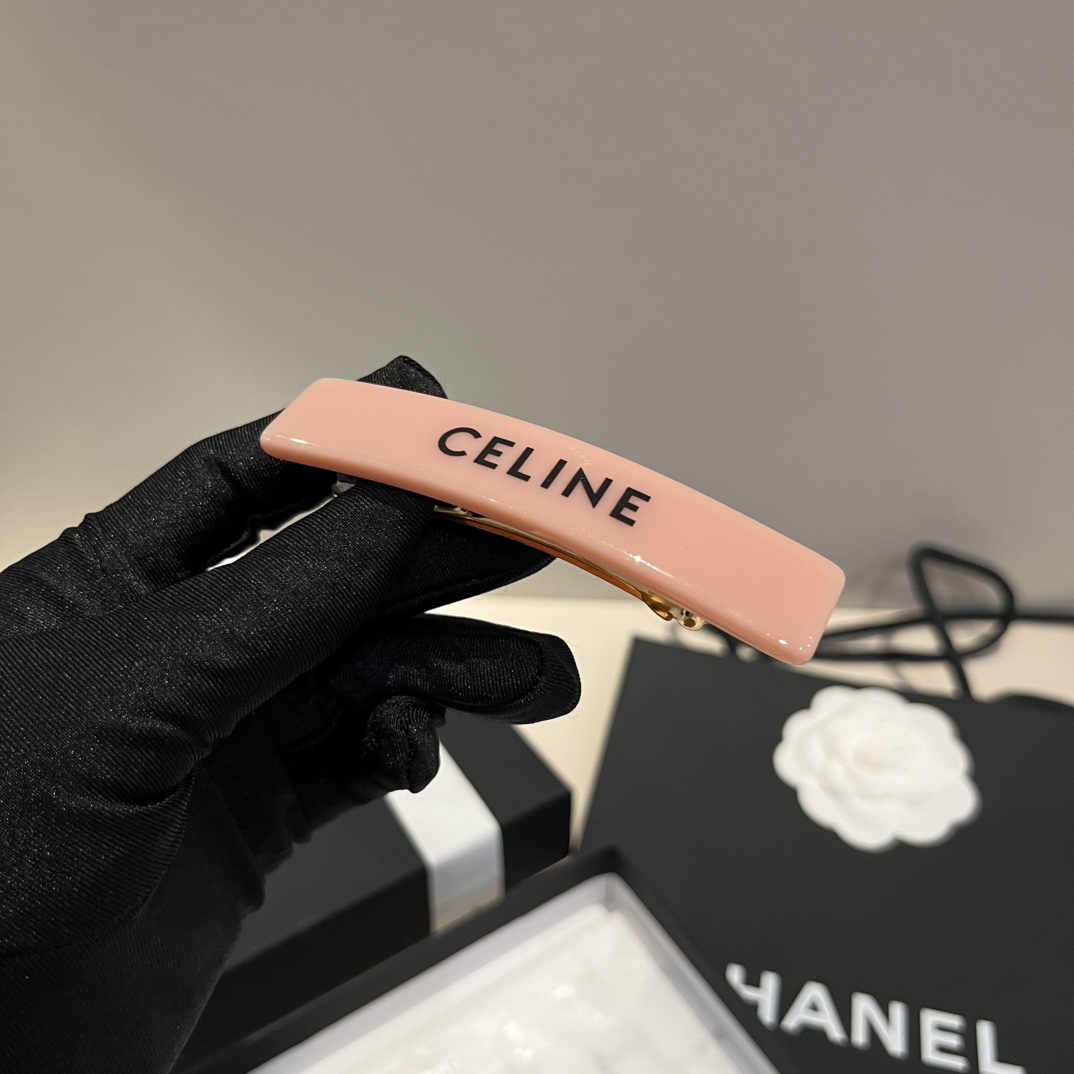 🆕


Celine赛琳发夹