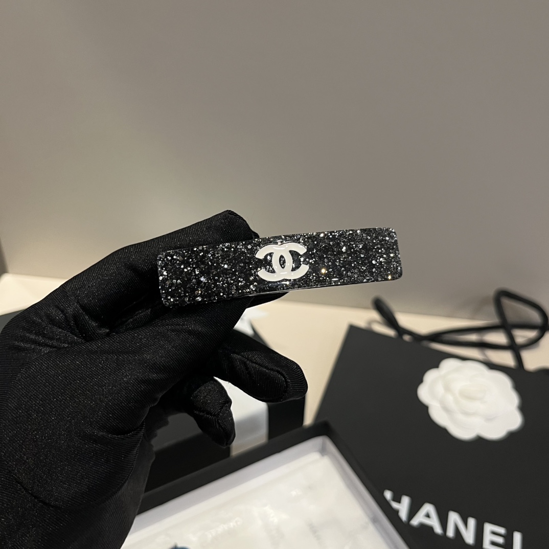 🆕《单个》


Chanel香奈儿发夹