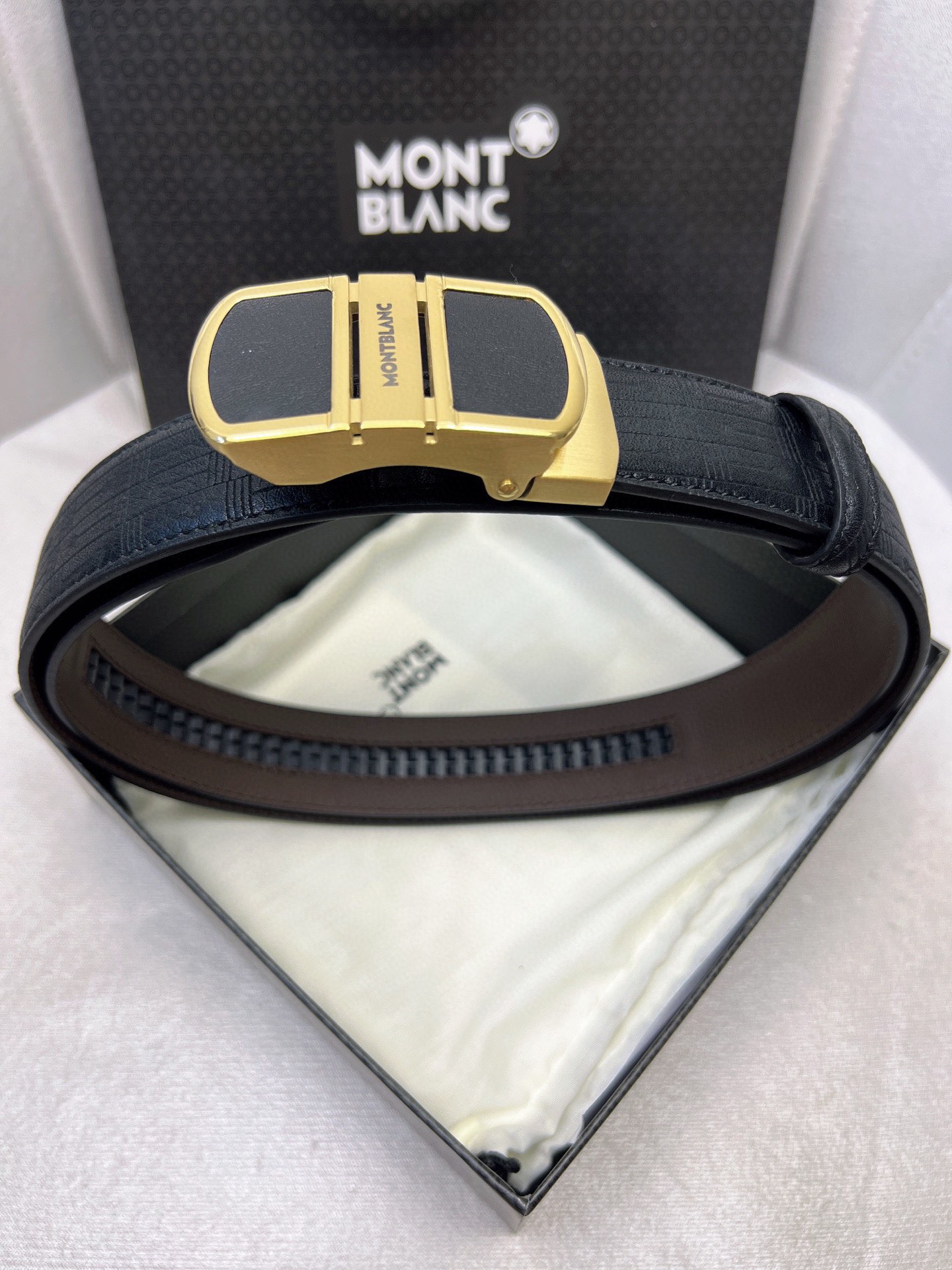 Italian Imported Cattle Belt with Automatic One-Headed Oxen-Skin Stripes