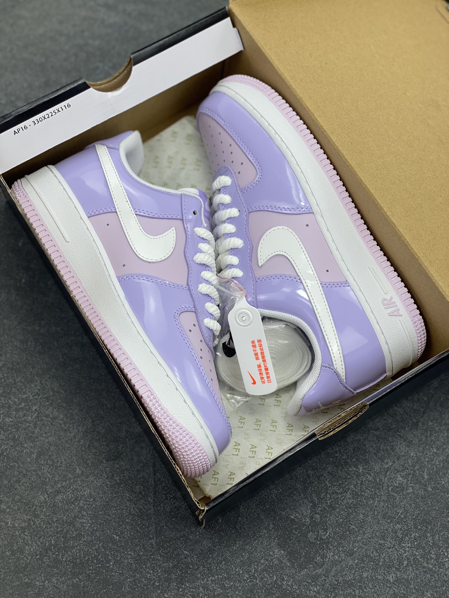 图片[9]-Nike Air Force 1 Low 镜面紫白勾 空军一号低帮运动休闲板鞋 原楦头原纸板 打造纯正空军版型#专注外贸渠道 全掌内置蜂窝气垫 #原盒配件 原厂中底钢印、拉帮完美 货号：HV9405-500 尺码：36 36.5 37.5 38 38.5 39 40 40.5 41 42 42.5 43 44 44.5 45-选品中心