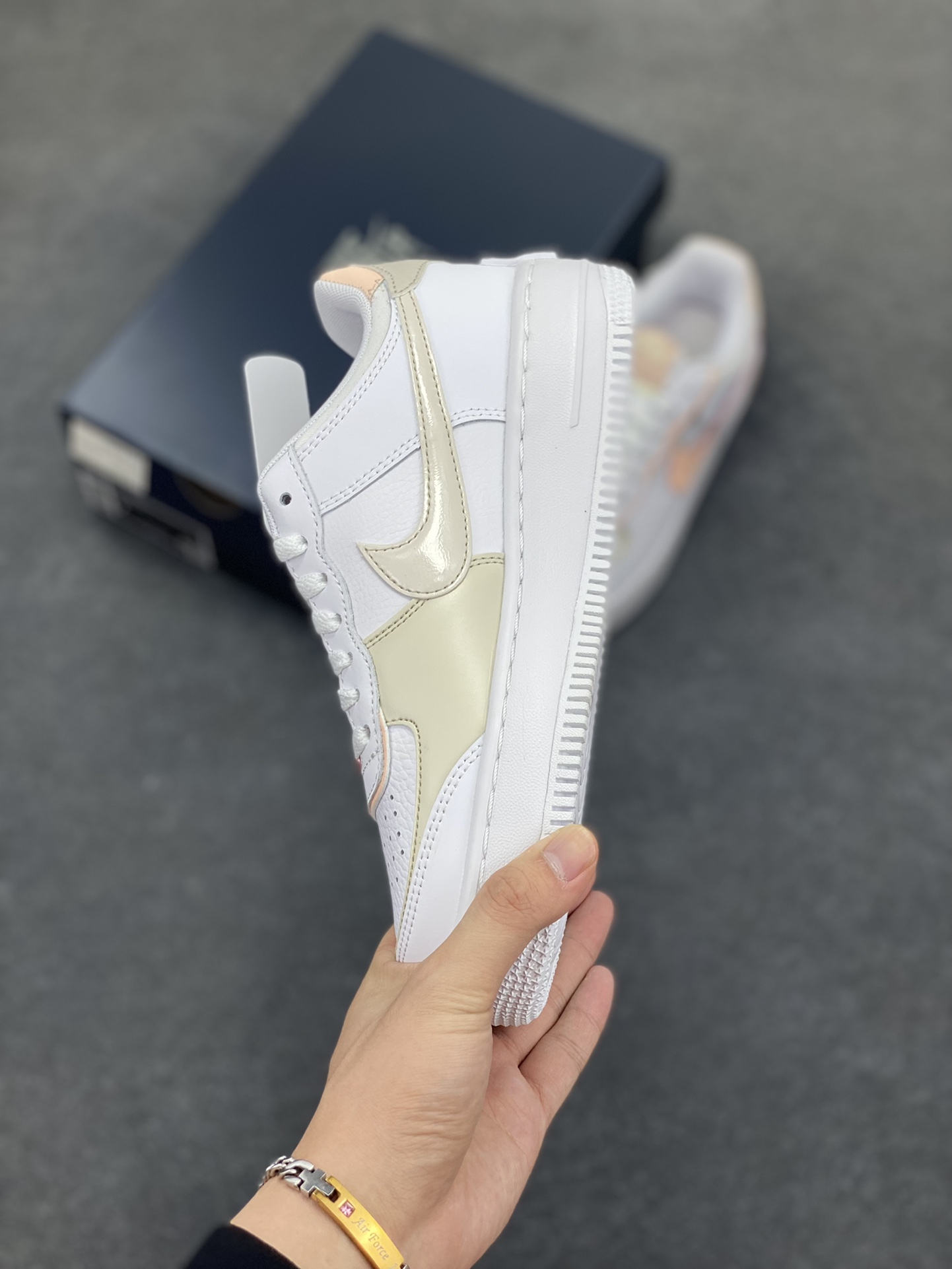 图片[3]-NK Air Force 1 Shadow 轻量增高低帮百搭板鞋\”拼接马卡龙\” 全新少女系解构主义设计双层轻量EVA发泡中底+防滑RB橡胶外圈底鞋底 原楦头原纸板 打造纯正空军版型 专注外贸渠道 全掌内置蜂窝气垫 原盒配件 原厂中底钢印、拉帮完美 货号： CI0919-121 尺码：35.5 36 36.5 37.5 38 38.5 39 40-选品中心