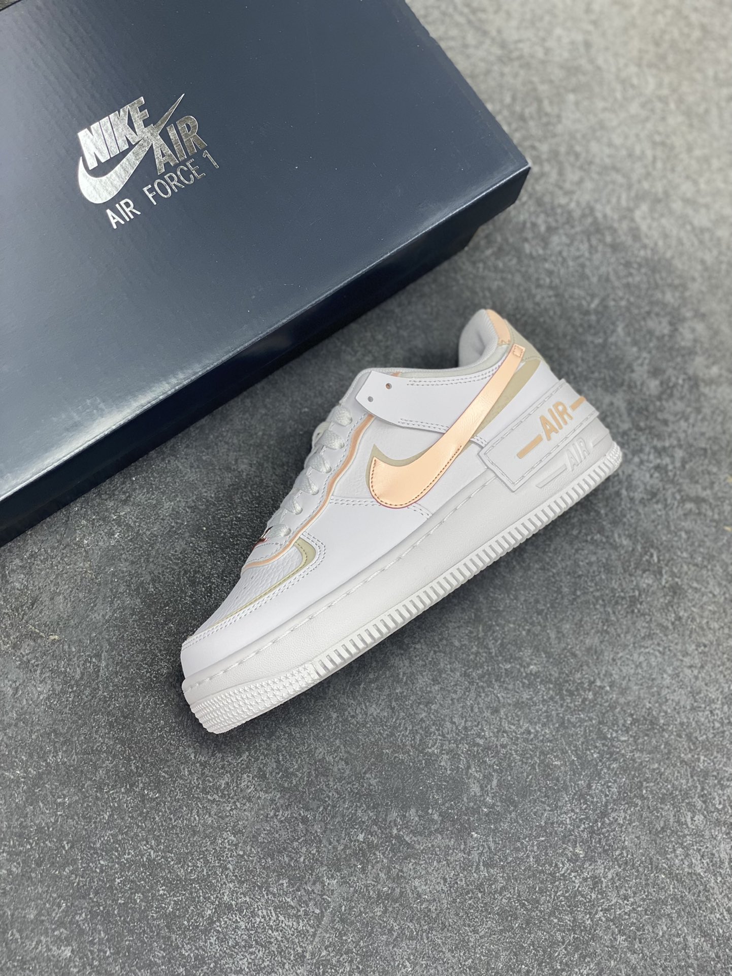 图片[7]-NK Air Force 1 Shadow 轻量增高低帮百搭板鞋\”拼接马卡龙\” 全新少女系解构主义设计双层轻量EVA发泡中底+防滑RB橡胶外圈底鞋底 原楦头原纸板 打造纯正空军版型 专注外贸渠道 全掌内置蜂窝气垫 原盒配件 原厂中底钢印、拉帮完美 货号： CI0919-121 尺码：35.5 36 36.5 37.5 38 38.5 39 40-选品中心