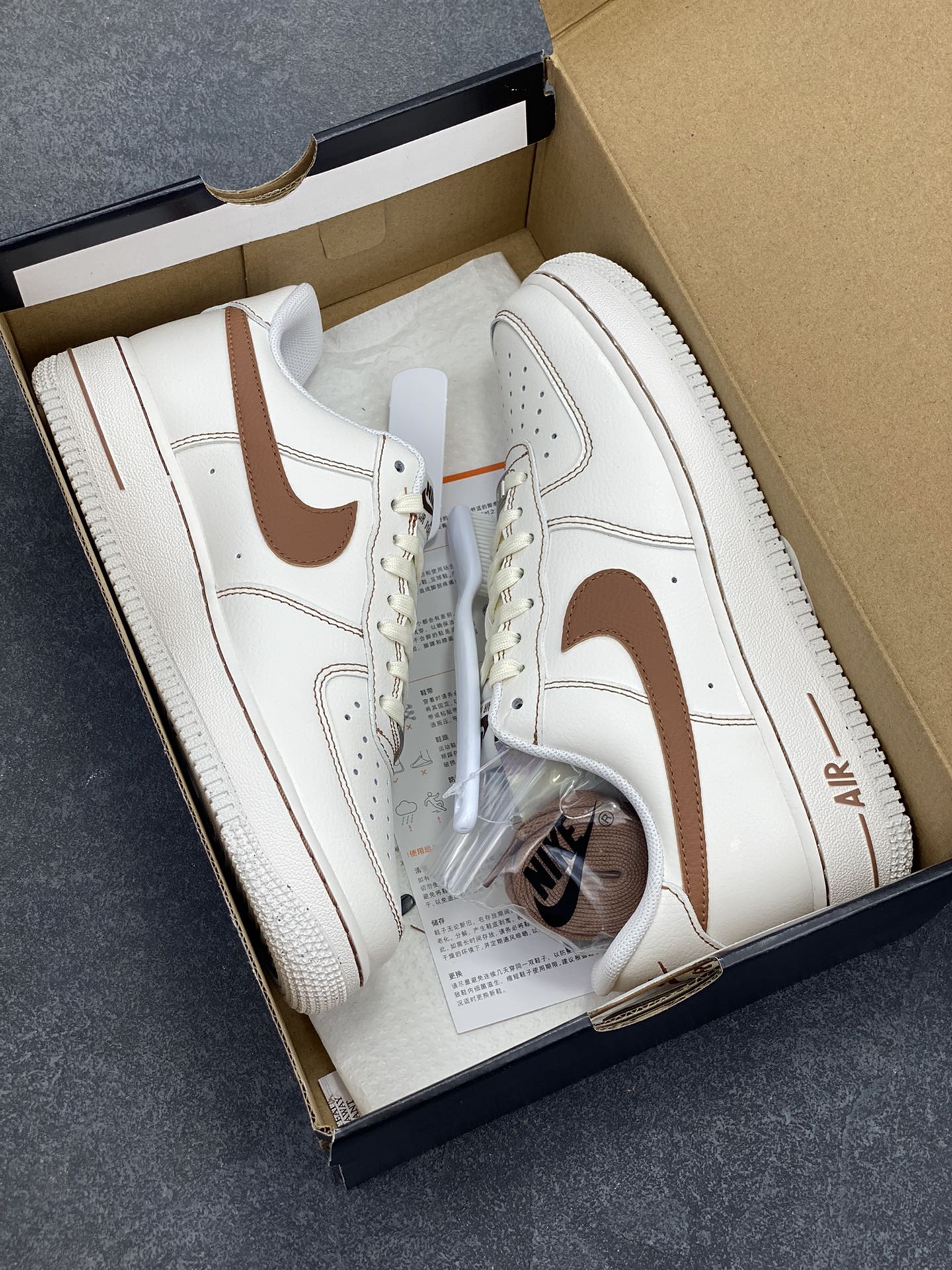 图片[9]-HY版本💯 Nike Air Force 1 Low 白黄 原楦头原纸板 打造纯正空军版型 专注外贸渠道 全掌内置蜂窝气垫 原盒配件 原厂中底钢印、拉帮完美 货号：HQ2037-101 尺码：36 36.5 37.5 38 38.5 39 40 40.5 41 42 42.5 43 44 44.5 45 46-选品中心