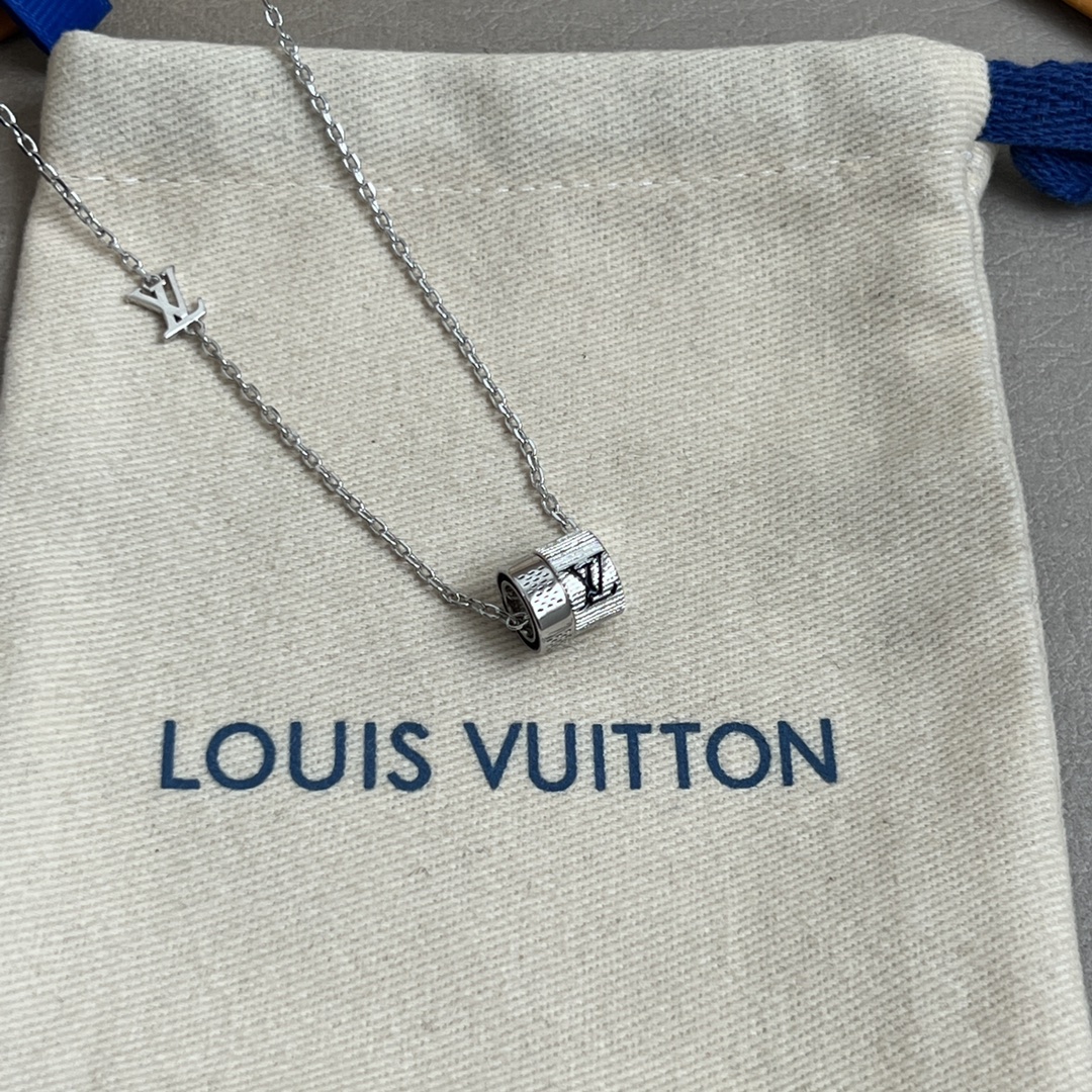 【】原单货 LV 项链🔹🔹Louis Vuitton 路易威登 🔹专柜一致材质 火爆款出货 设计独特 复