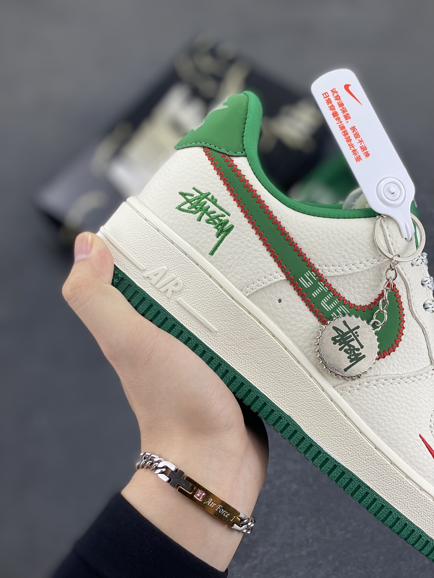 图片[6]-Nike Air Force 1 \’07 Low “斯图西联名——针织勾米绿”空军一号 低帮 运动鞋 休闲鞋 折边针车 工艺难度大 原楦头原纸板 原装鞋盒 定制五金配件 内置全掌气垫 原厂鞋底 货号：KJ1688-002 尺码：36 36.5 37.5 38 38.5 39 40 40.5 41 42 42.5 43 44 44.5 45-选品中心