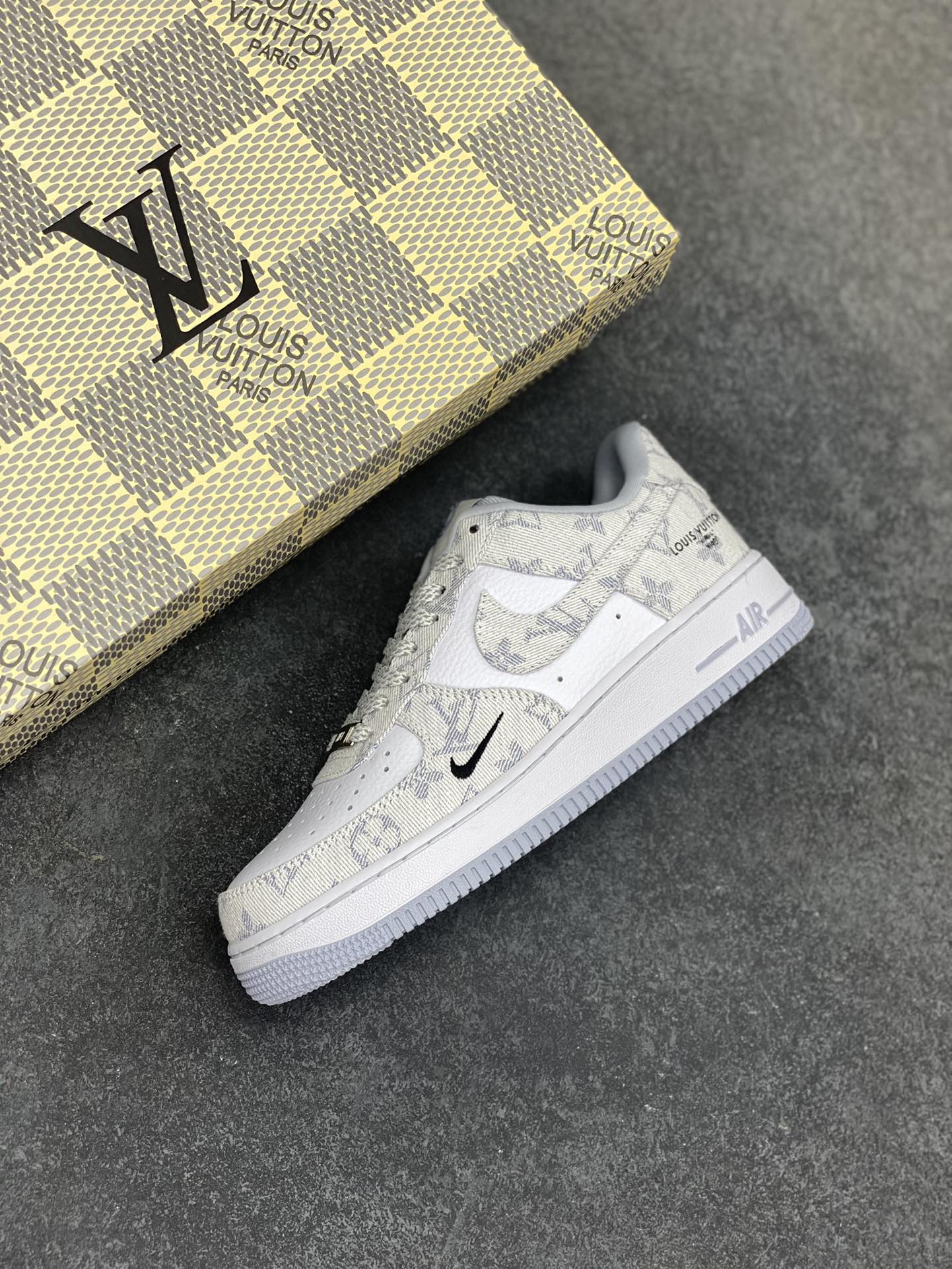 图片[7]-NIke Air Force 1 \’07 Low LV联名-灰牛仔 空军一号低帮 运动鞋 休闲鞋 折边针车 工艺难度大 原楦头原纸板 原装鞋盒 原厂鞋底 超高清洁度 细节完美 货号：SC0601-552 尺码：36 36.5 37.5 38 38.5 39 40 40.5 41 42 42.5 43 44 44.5 45-选品中心
