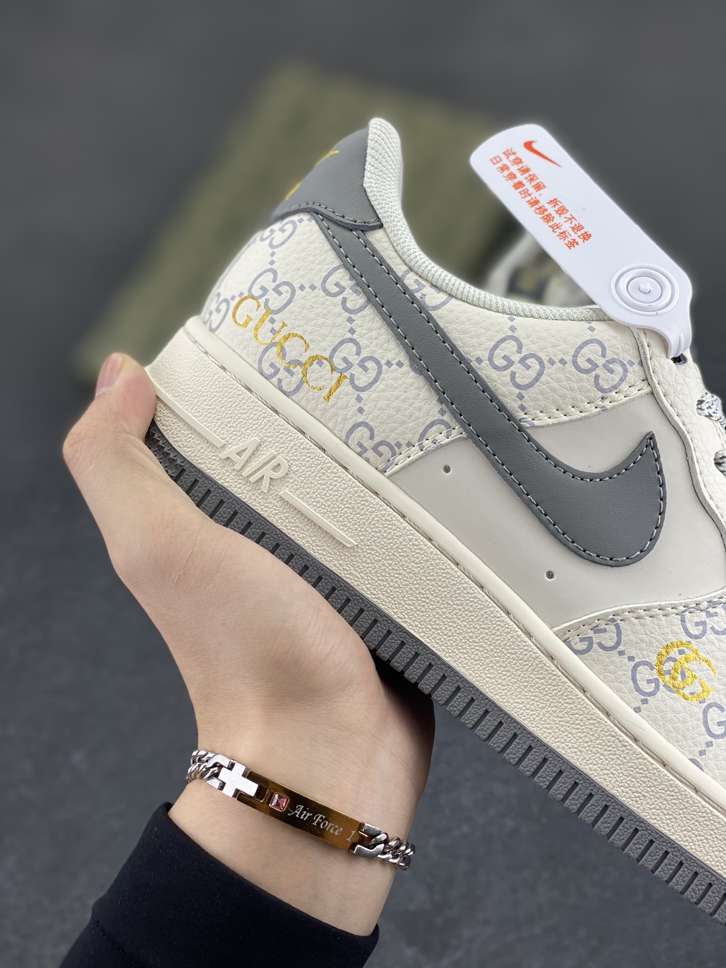 图片[6]-NIke Air Force 1 \’07 Low “古驰联名——花纹灰勾”空军一号 低帮 运动鞋 休闲鞋 折边针车 工艺难度大 原楦头原纸板 原装鞋盒 定制五金配件 内置全掌气垫 原厂鞋底 货号：ZH2598-322 尺码：36 36.5 37.5 38 38.5 39 40 40.5 41 42 42.5 43 44 44.5 45-选品中心