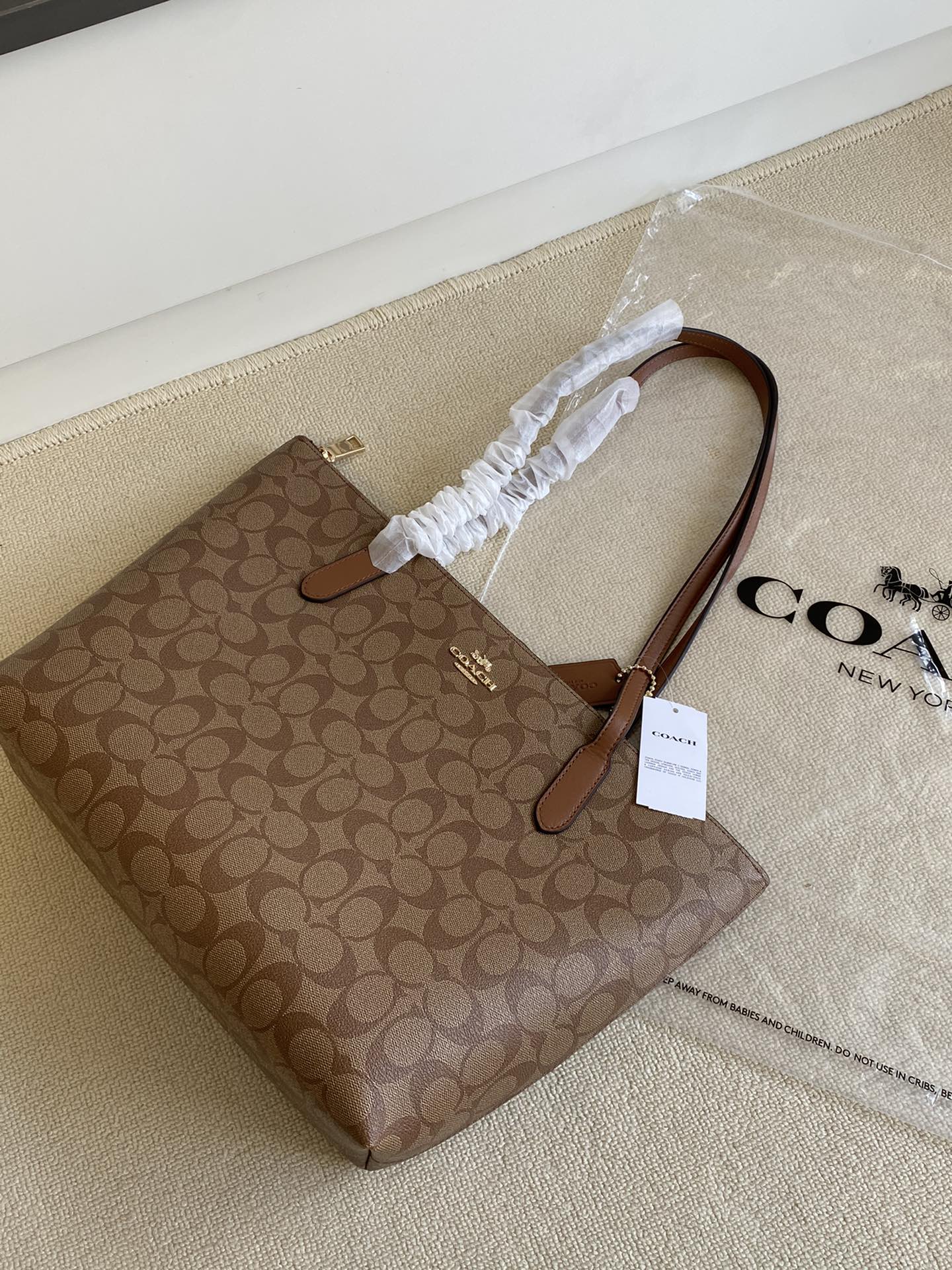 Empaque de regalo, Coach zip color caramelo; adecuado para todas las estaciones, en otoño e invierno con abri…