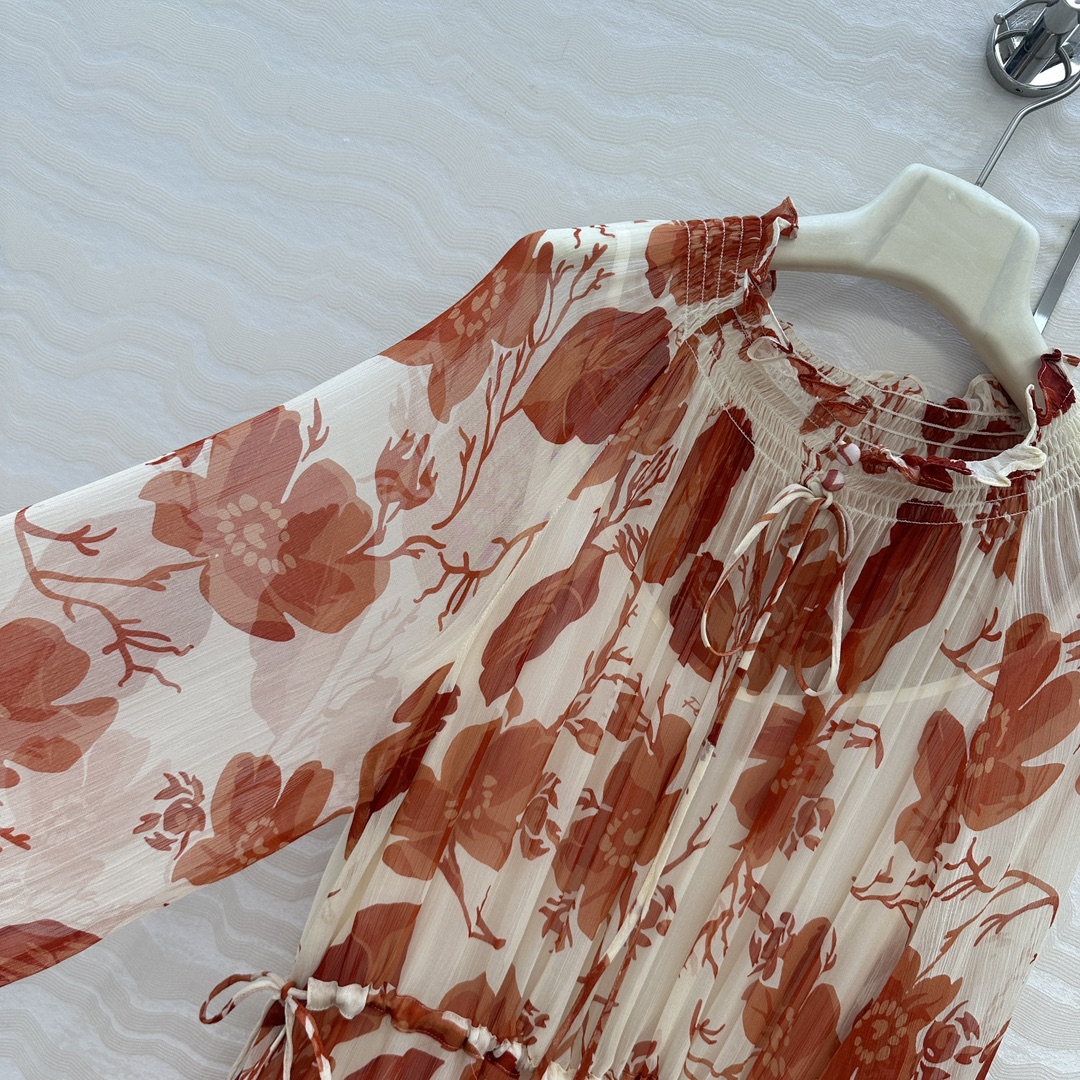 独家首发❤️原单品质💕F假日系列，唐嫣同款珊瑚🪸色花㚏真丝连衣裙！100%真丝顺纡，打揽领袖设计连衣裙。