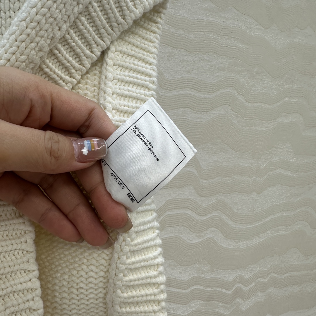 独家首发❤️原单品质Coco女孩25a新品！手摇特种纱工装口袋马甲！经典H小短款双口袋装饰，绝美小仙女白