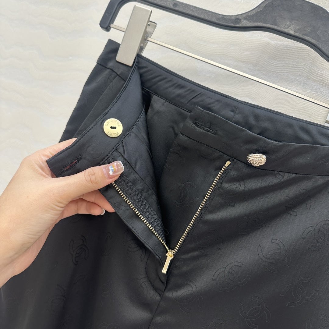 独家首发❤️原单品质❤️Coco25a新品黑白高级拼色喇叭裤！本季最佳必入绝绝子！定制双C提花丝棉缎面料