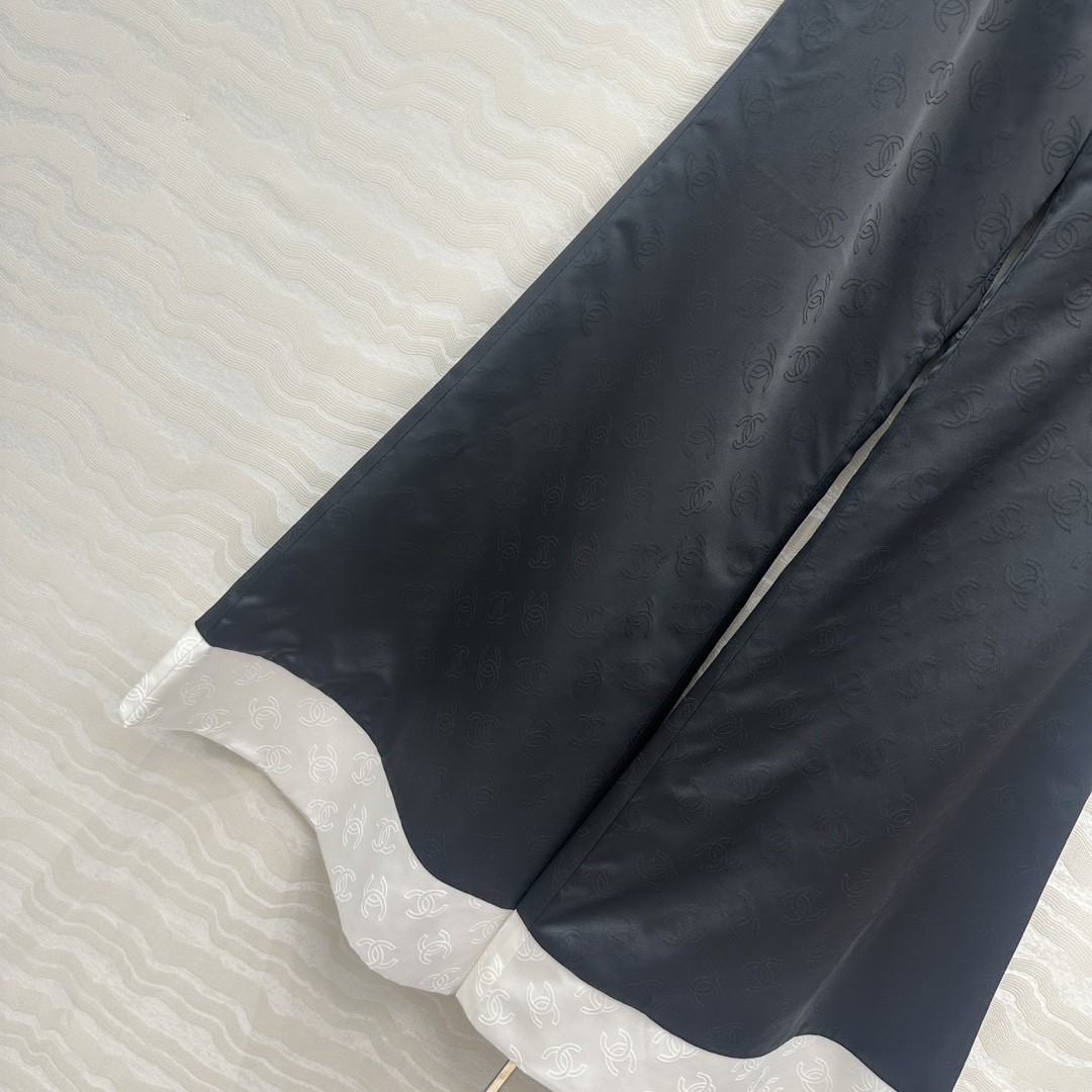 独家首发❤️原单品质❤️Coco25a新品黑白高级拼色喇叭裤！本季最佳必入绝绝子！定制双C提花丝棉缎面料