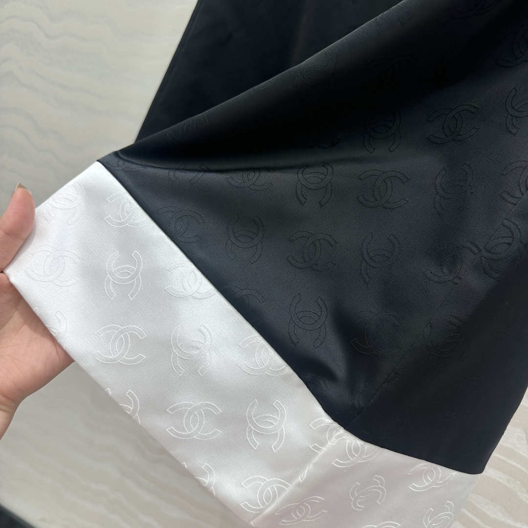 独家首发❤️原单品质❤️Coco25a新品黑白高级拼色喇叭裤！本季最佳必入绝绝子！定制双C提花丝棉缎面料