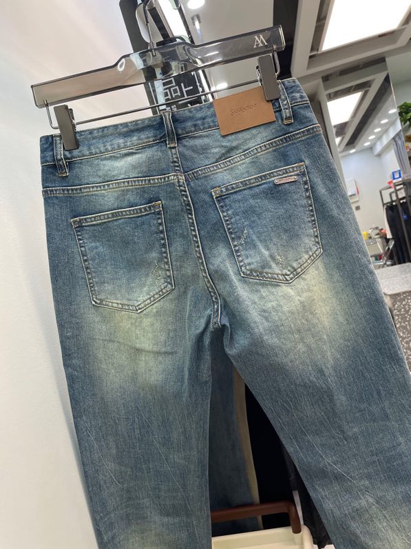 YSL St. Roland Men’s Blue Jeans: Classic Cowboy Blues with Perfect Control - 图片 8