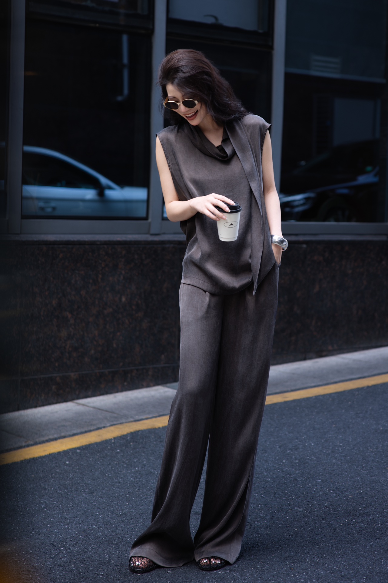 “YSL Zero Imported Copper Ammonium Women’s Suit – High-End Quality, Oceanic Fashion, Carbon Gray, Graphic Color | SMLXL” - 图片 6