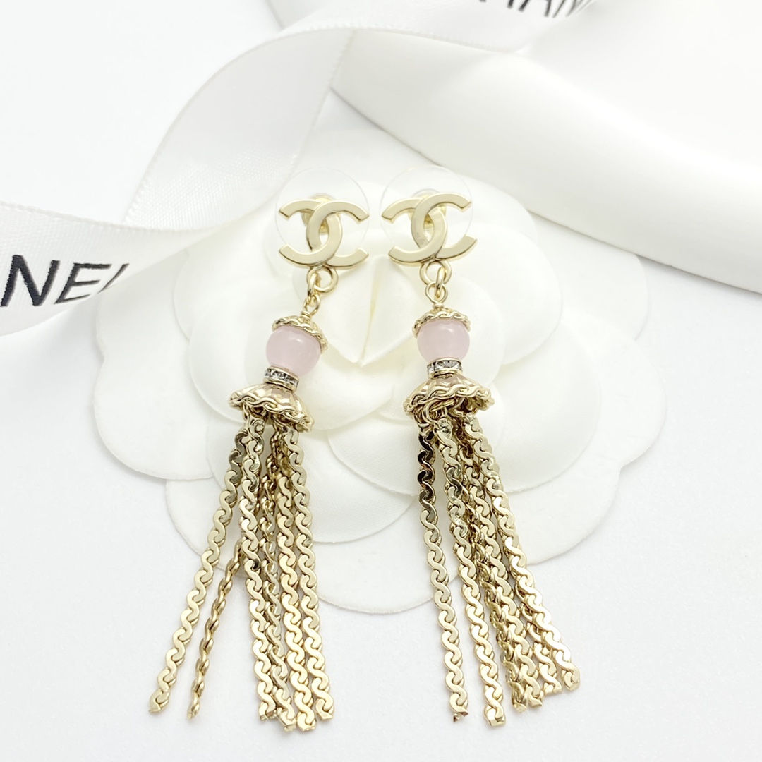 【今日新款】编码E3116   
🛍香奈儿耳钉热销🔥爆上新🆕🆕🆕
😎CHAN 25  双C粉珠流苏链条耳