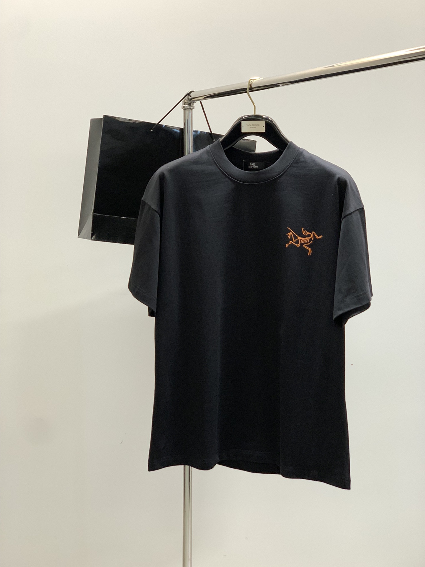 ，ARCTERYX 始祖鸟，2025夏季AW新品，时尚休闲圆领短袖T恤，专柜同步有售，原单狠货，进口原版