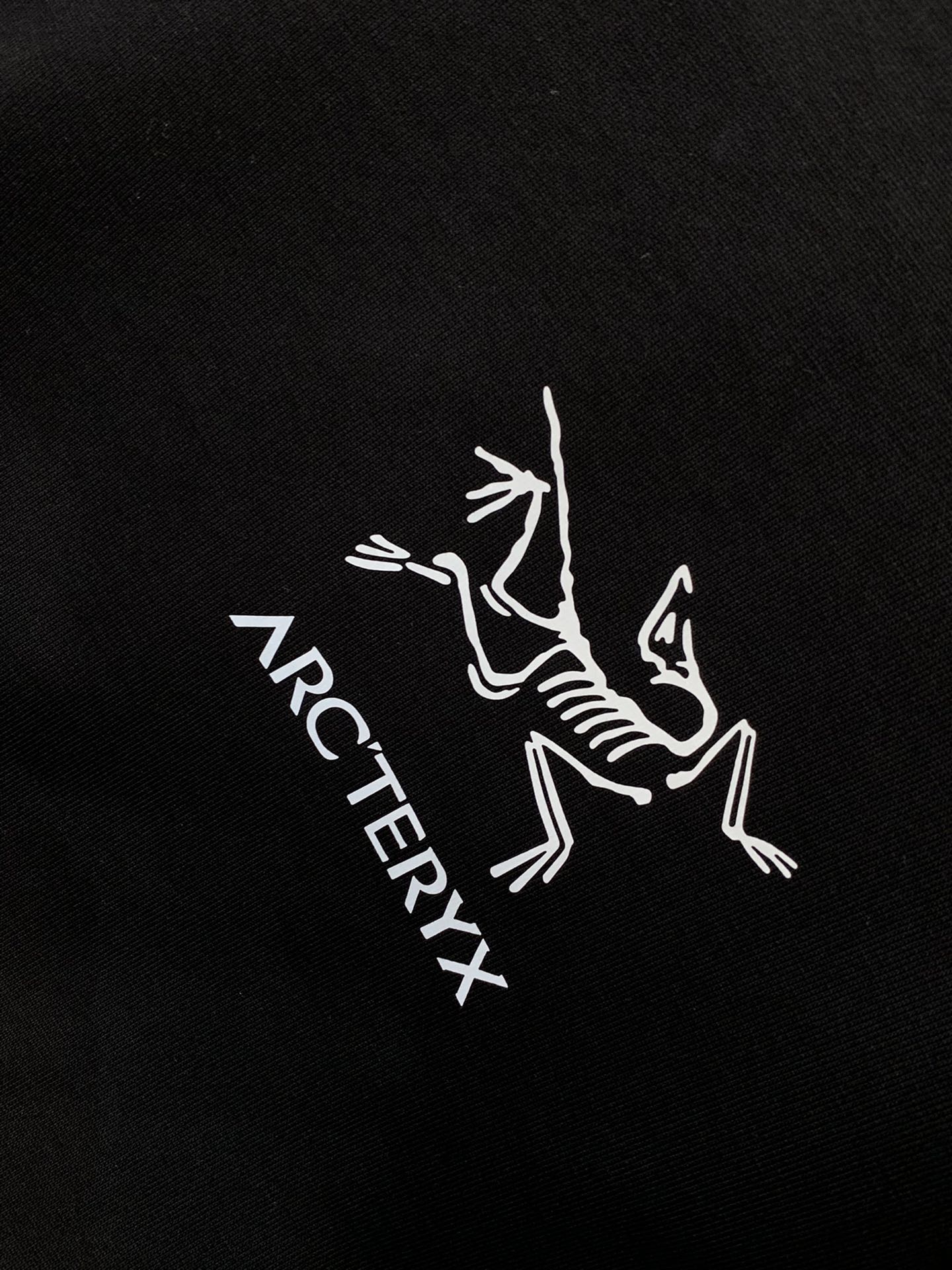 ，ARCTERYX 始祖鸟，2025夏季AW新品，时尚休闲圆领短袖T恤，专柜同步有售，原单狠货，进口原版