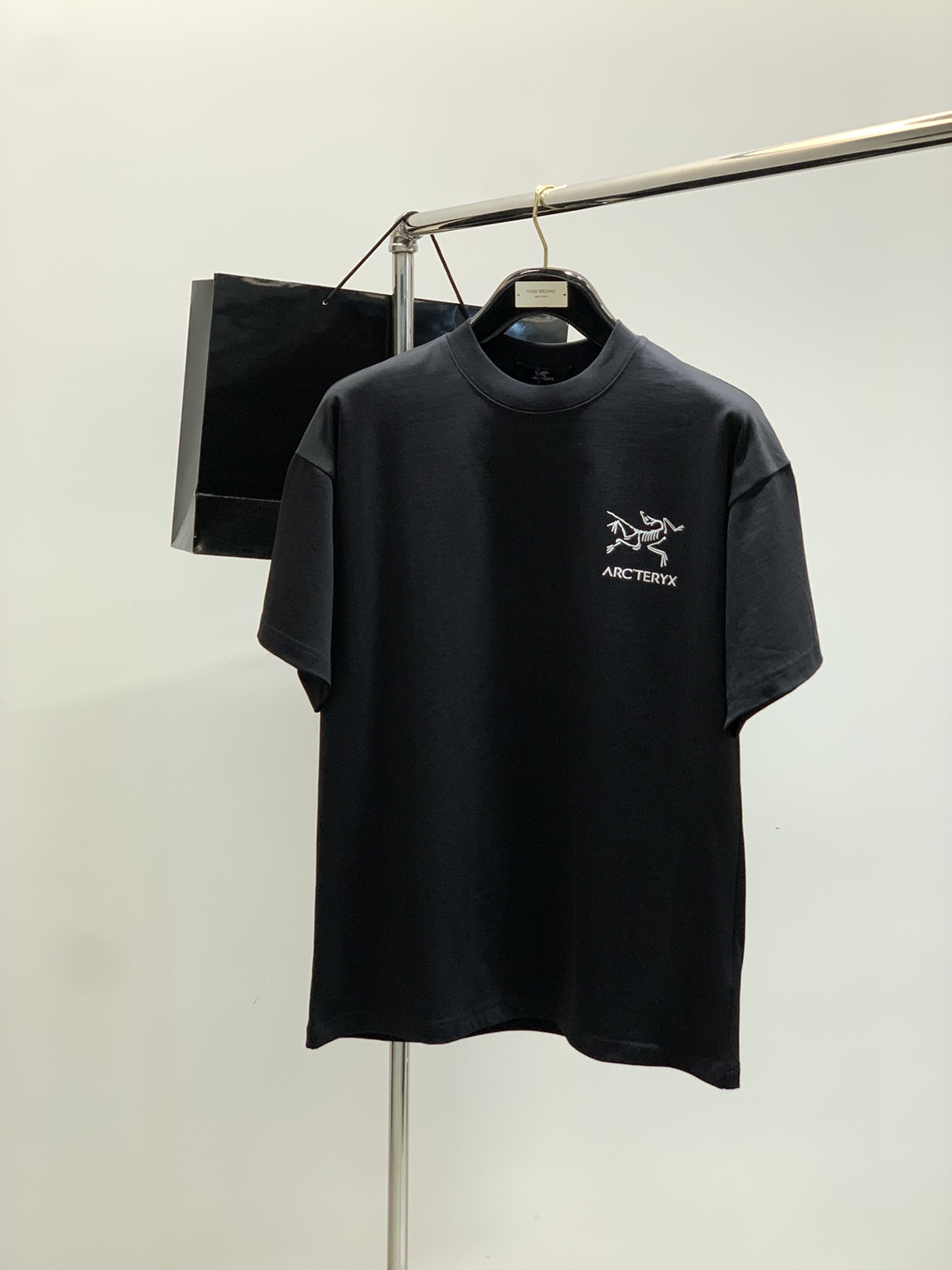 ，ARCTERYX 始祖鸟，2025夏季AW新品，时尚休闲圆领短袖T恤，专柜同步有售，原单狠货，进口原版