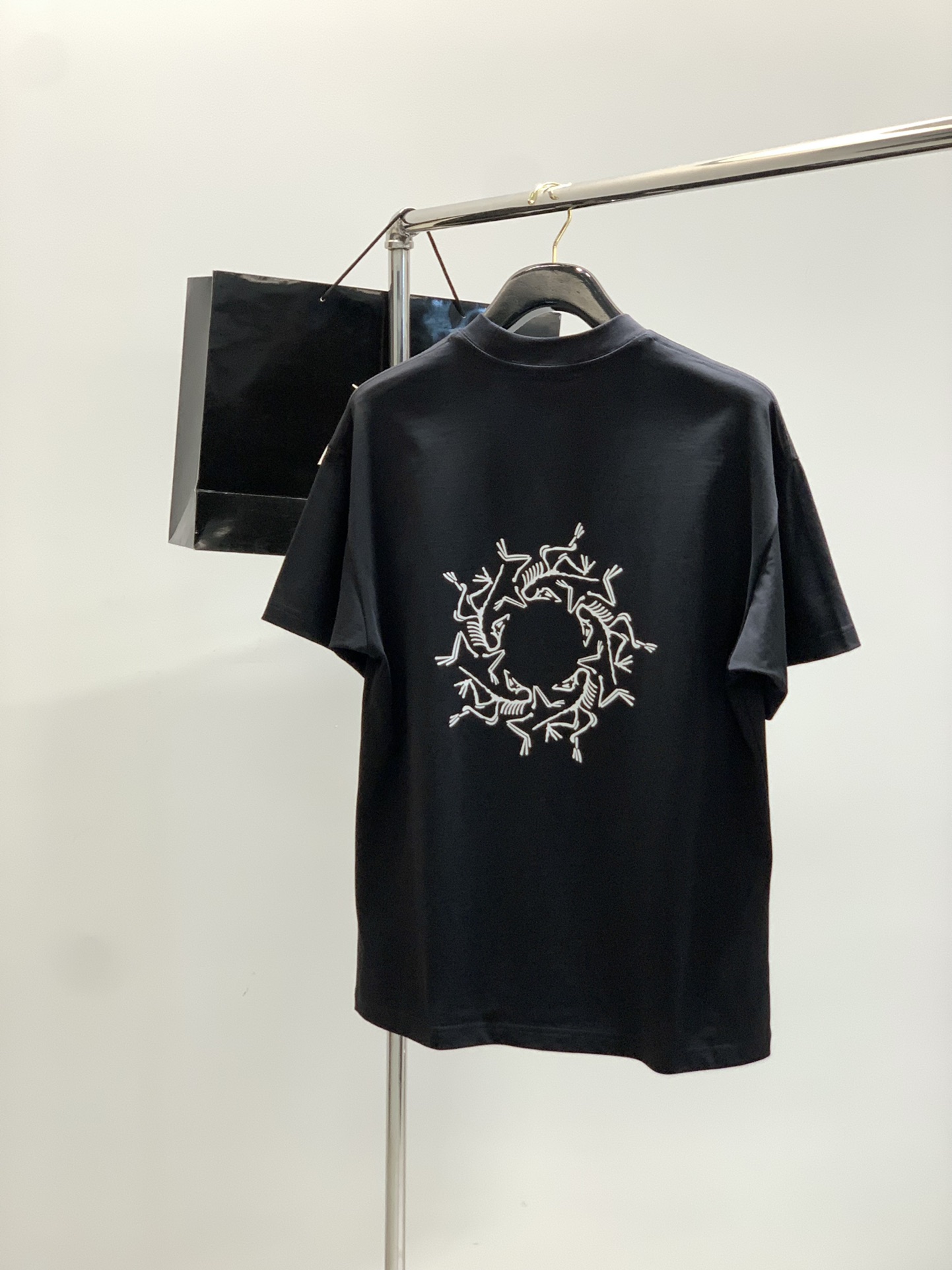 ，ARCTERYX 始祖鸟，2025夏季AW新品，时尚休闲圆领短袖T恤，专柜同步有售，原单狠货，进口原版