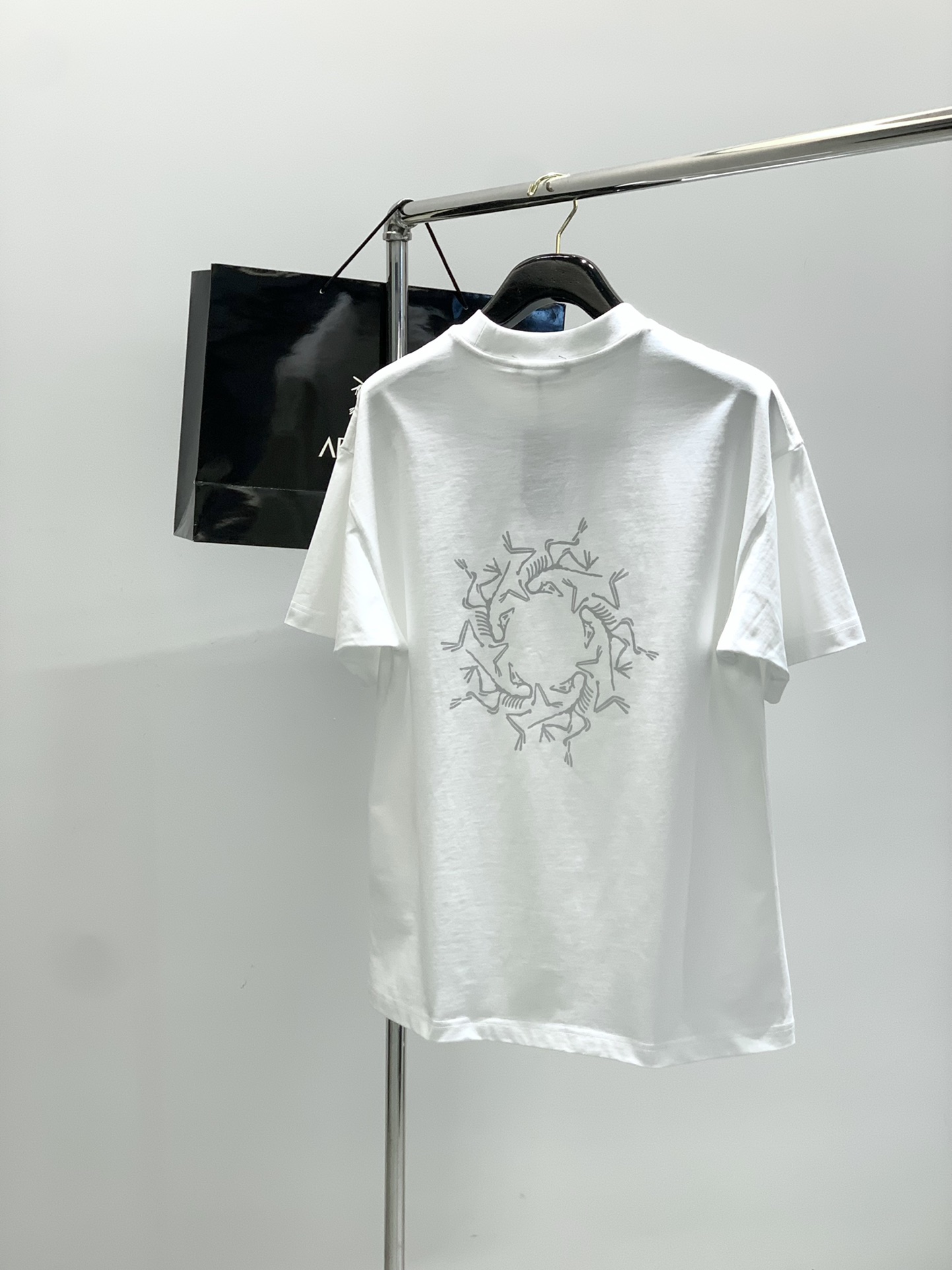 ，ARCTERYX 始祖鸟，2025夏季AW新品，时尚休闲圆领短袖T恤，专柜同步有售，原单狠货，进口原版