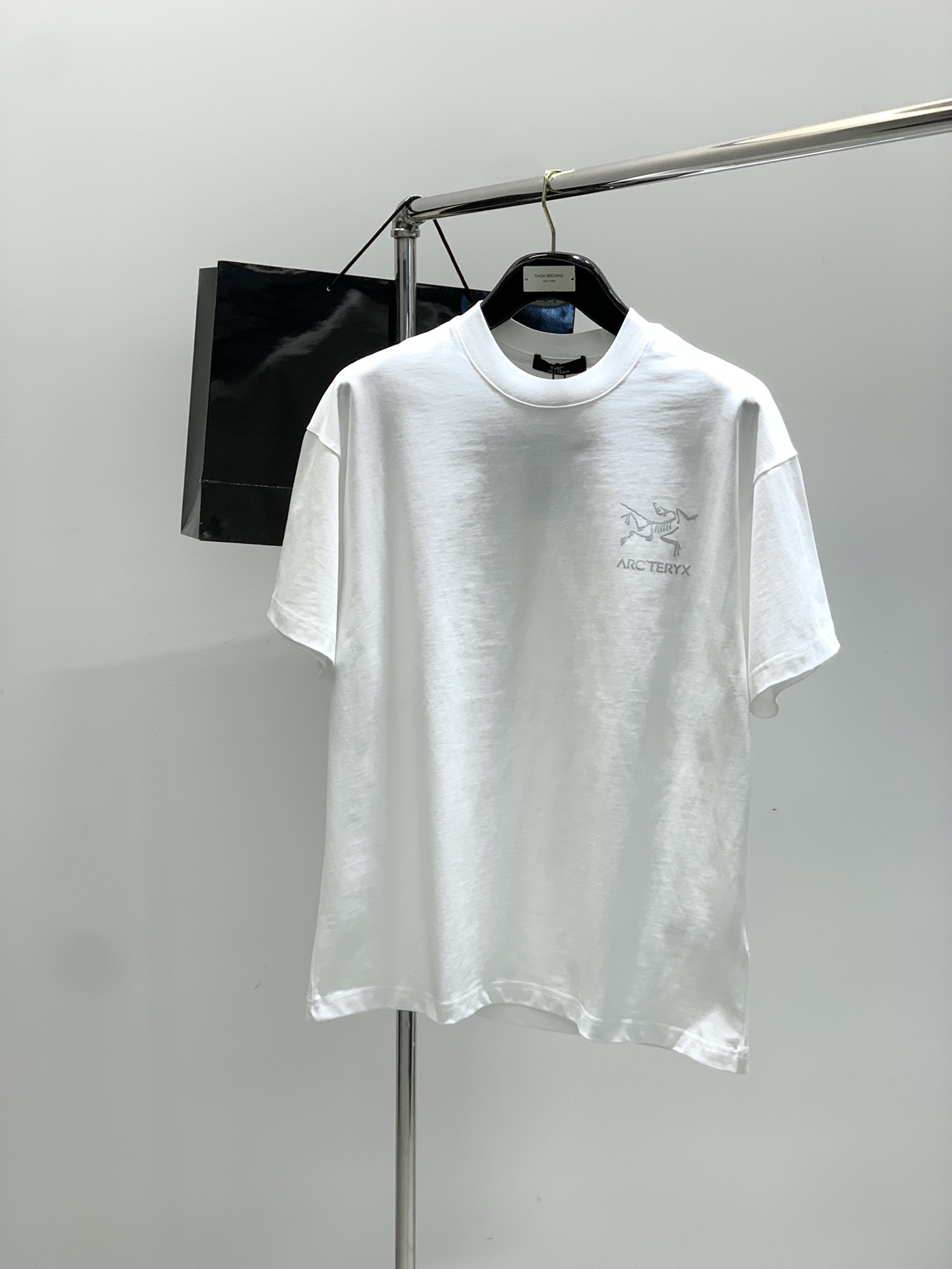 ，ARCTERYX 始祖鸟，2025夏季AW新品，时尚休闲圆领短袖T恤，专柜同步有售，原单狠货，进口原版