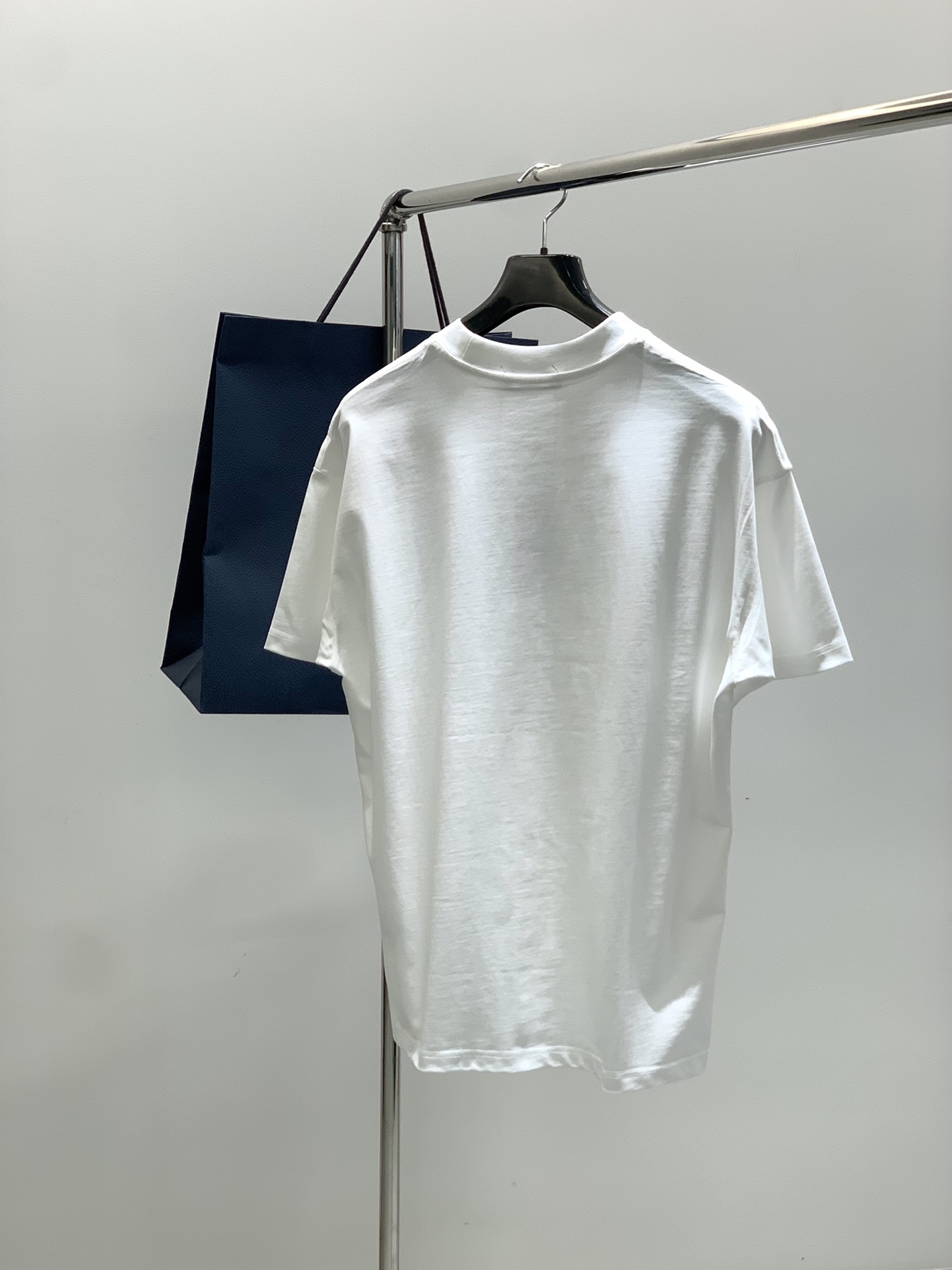 ，Dior 迪奥， 2025夏季新品，专柜同步有售，简约时尚休闲圆领短袖T恤，原版进口面料，舒适透气，顶