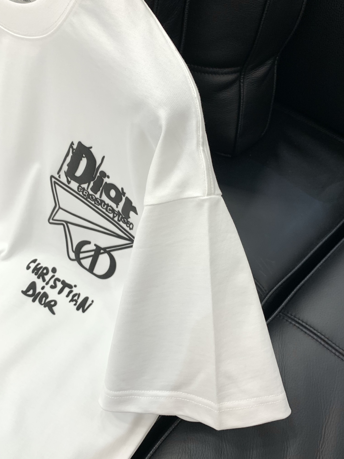 ，Dior 迪奥， 2025夏季新品，专柜同步有售，简约时尚休闲圆领短袖T恤，原版进口面料，舒适透气，顶