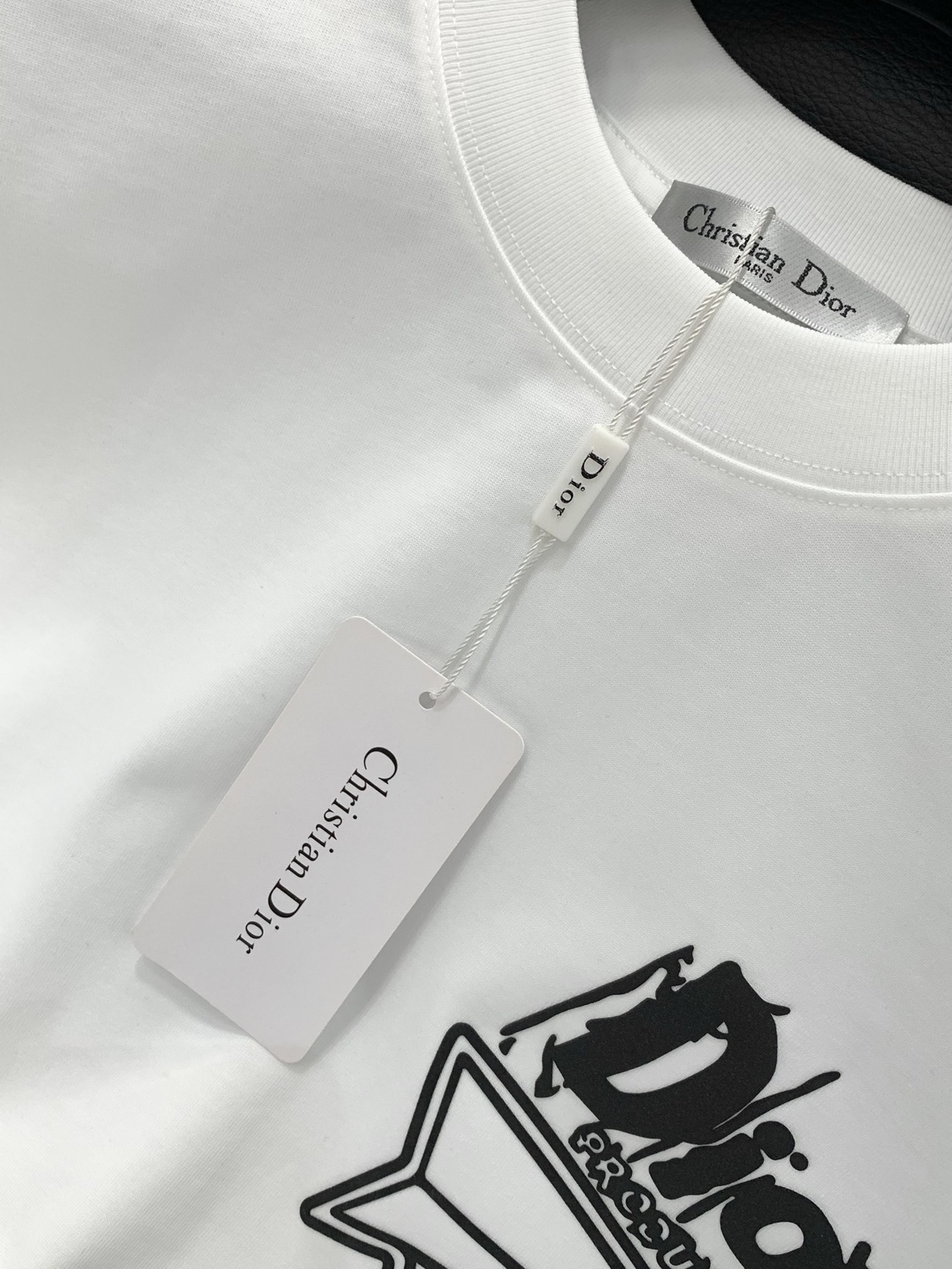 ，Dior 迪奥， 2025夏季新品，专柜同步有售，简约时尚休闲圆领短袖T恤，原版进口面料，舒适透气，顶