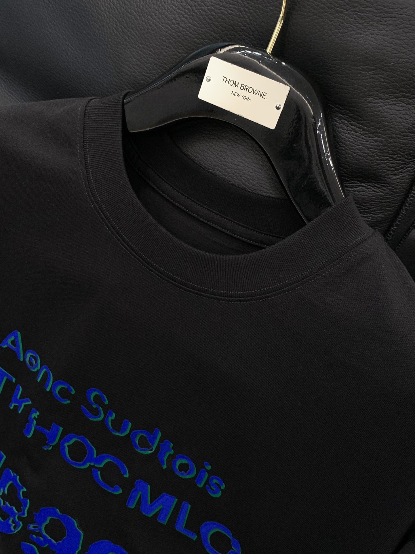 ，Acne Studios 瑞典时尚品牌，2025夏季最新款，时尚休闲圆领短袖T恤，官网专柜同步有售，原