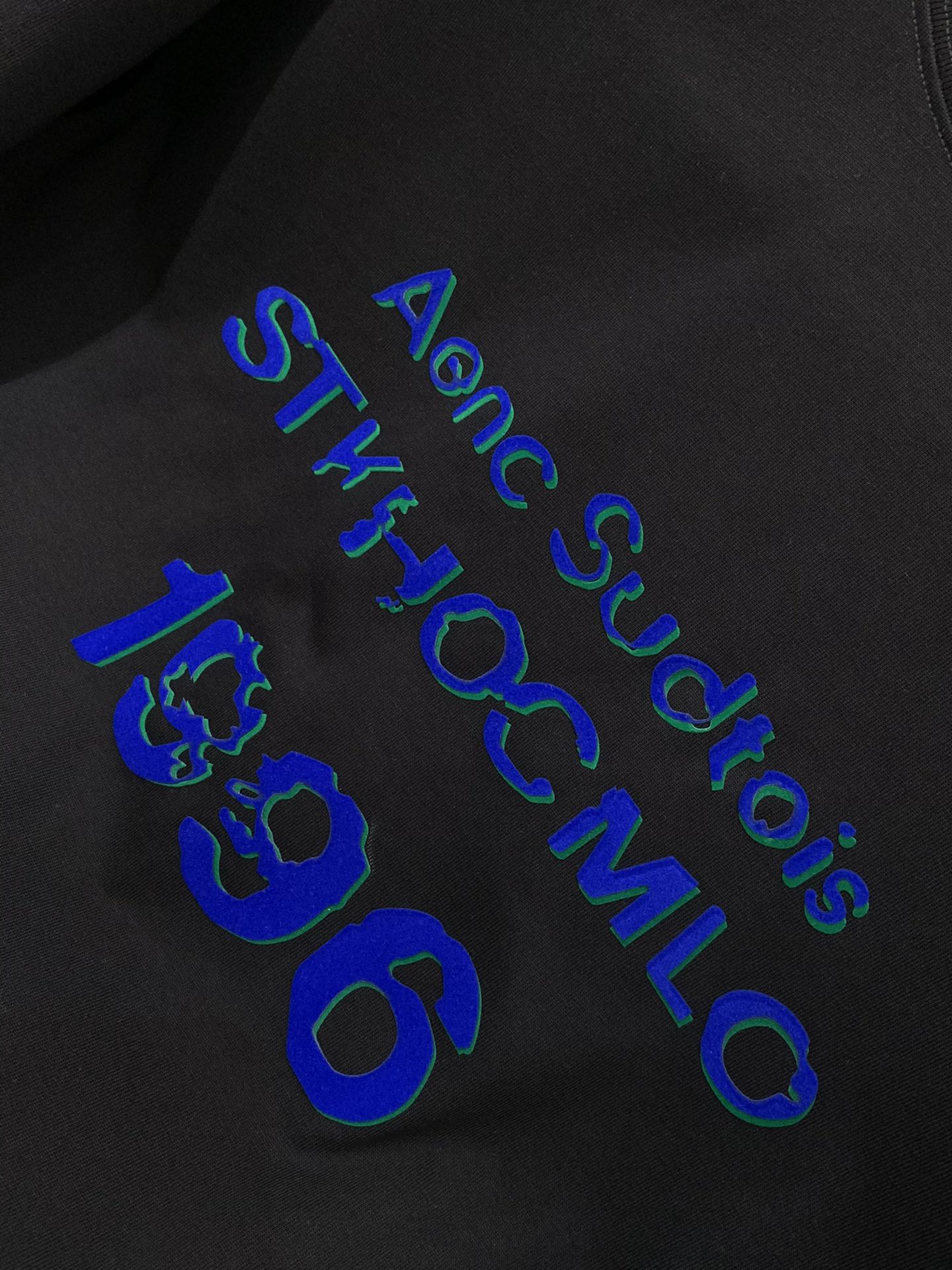 ，Acne Studios 瑞典时尚品牌，2025夏季最新款，时尚休闲圆领短袖T恤，官网专柜同步有售，原