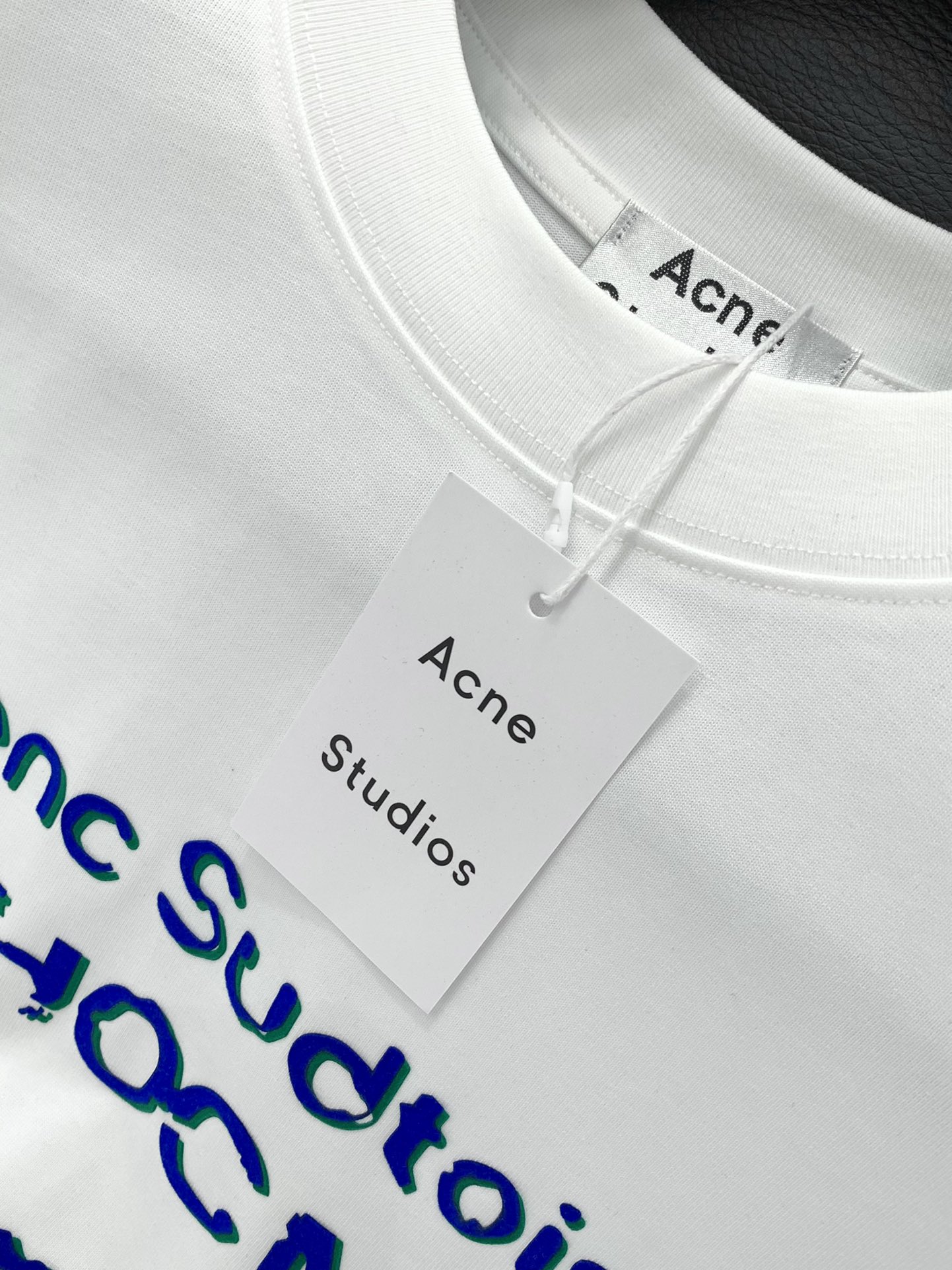 ，Acne Studios 瑞典时尚品牌，2025夏季最新款，时尚休闲圆领短袖T恤，官网专柜同步有售，原