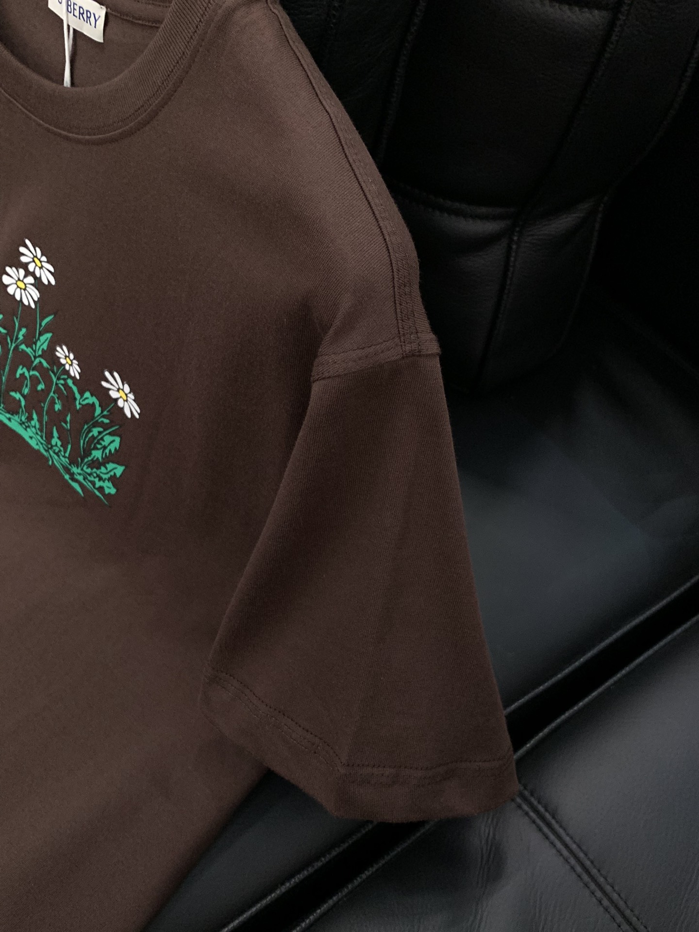 ，Burberry 巴宝莉，2025夏季最新品，专柜同步有售，原单狠货，时尚休闲圆领短袖T恤，进口原版面
