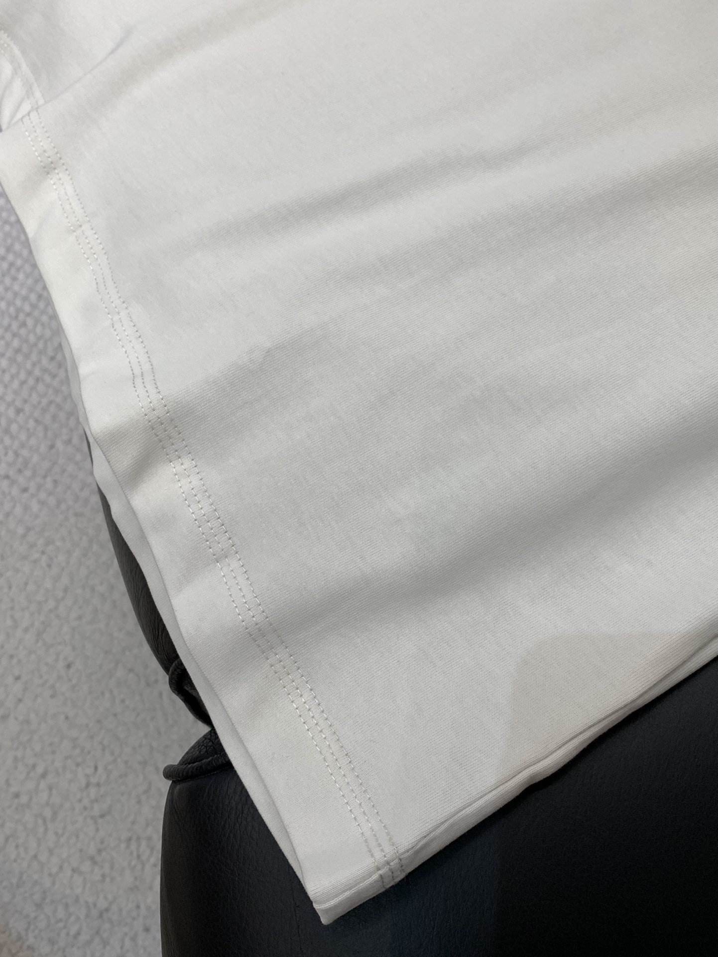 ，Burberry 巴宝莉，2025夏季最新品，专柜同步有售，原单狠货，时尚休闲圆领短袖T恤，进口原版面