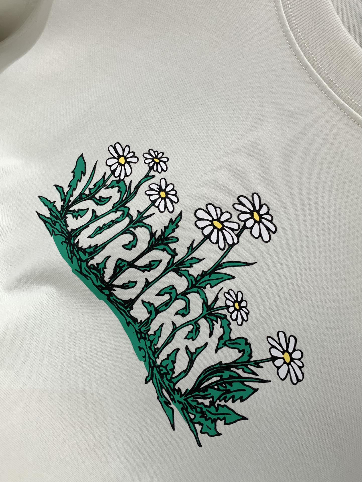 ，Burberry 巴宝莉，2025夏季最新品，专柜同步有售，原单狠货，时尚休闲圆领短袖T恤，进口原版面