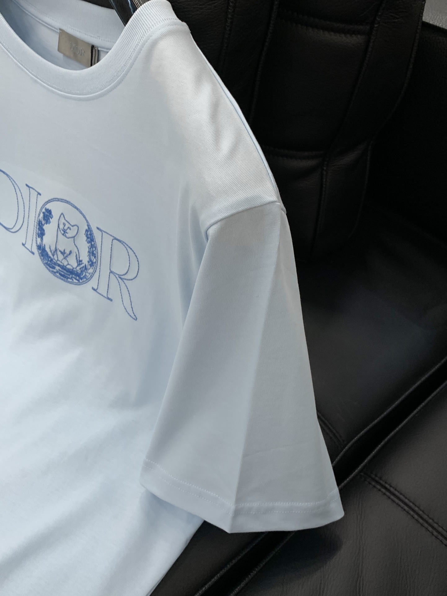 ，Dior 迪奥， 2025夏季新品，专柜同步有售，简约时尚休闲圆领短袖T恤，原版进口面料，舒适透气，顶