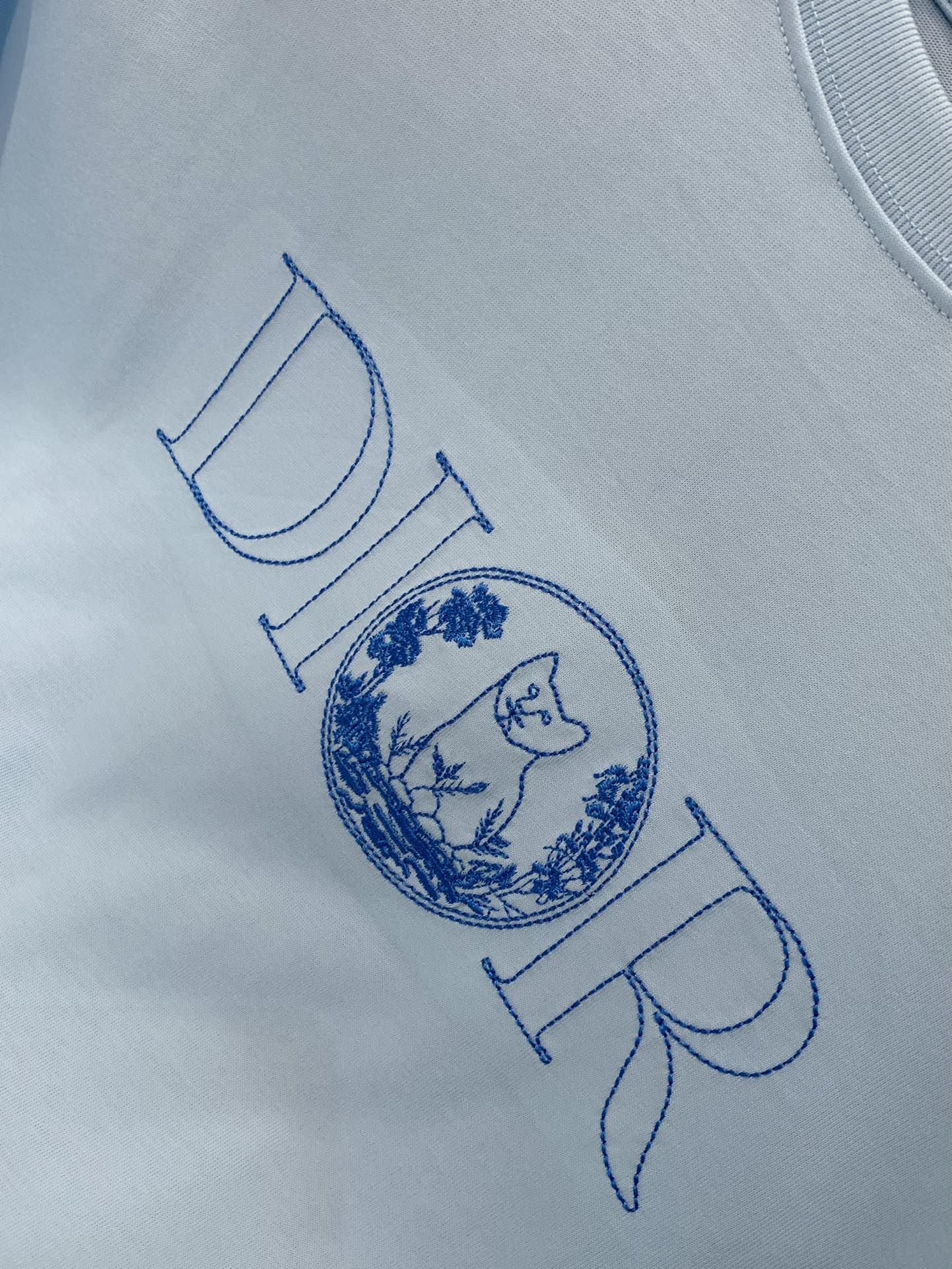 ，Dior 迪奥， 2025夏季新品，专柜同步有售，简约时尚休闲圆领短袖T恤，原版进口面料，舒适透气，顶