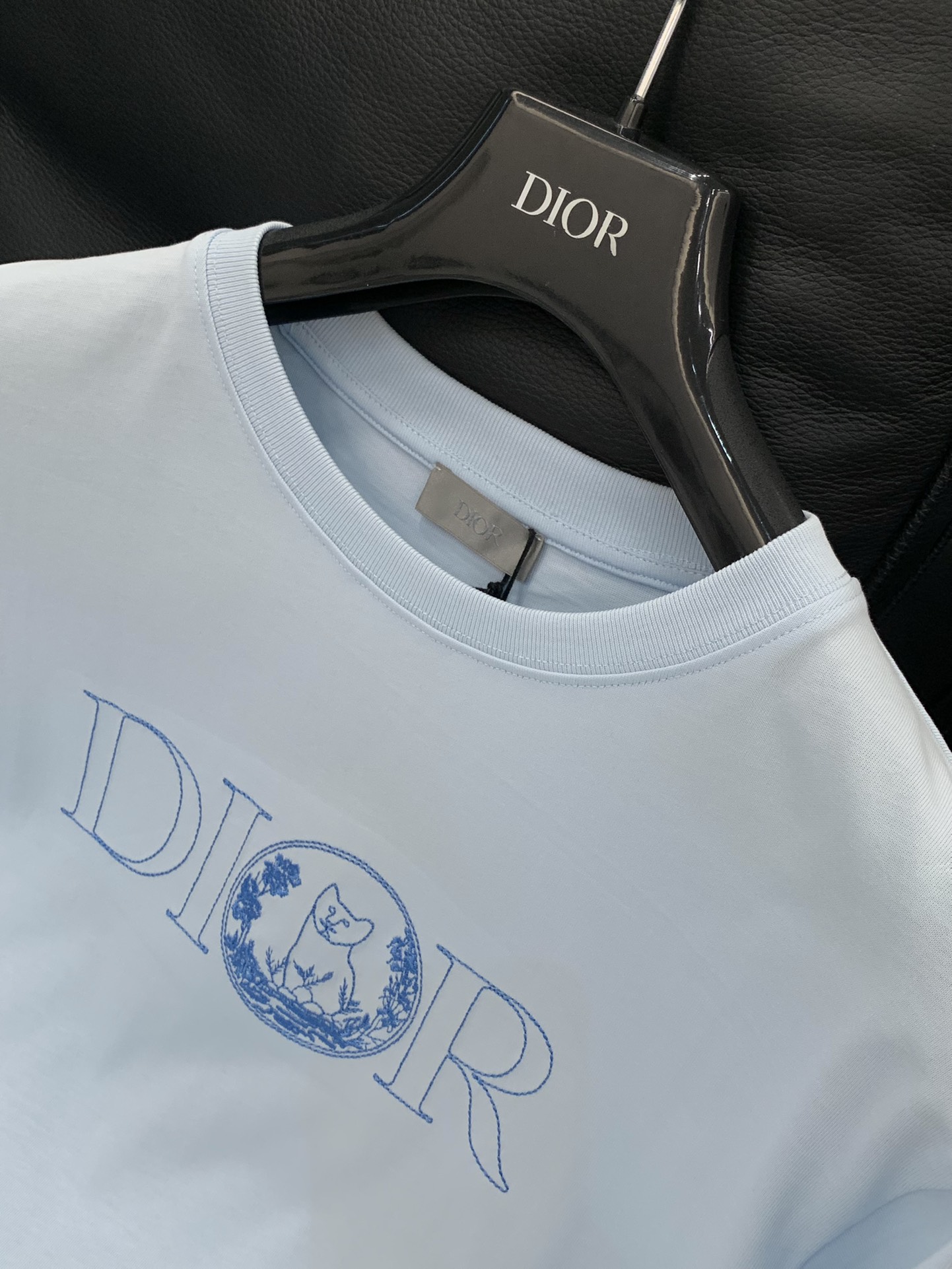 ，Dior 迪奥， 2025夏季新品，专柜同步有售，简约时尚休闲圆领短袖T恤，原版进口面料，舒适透气，顶