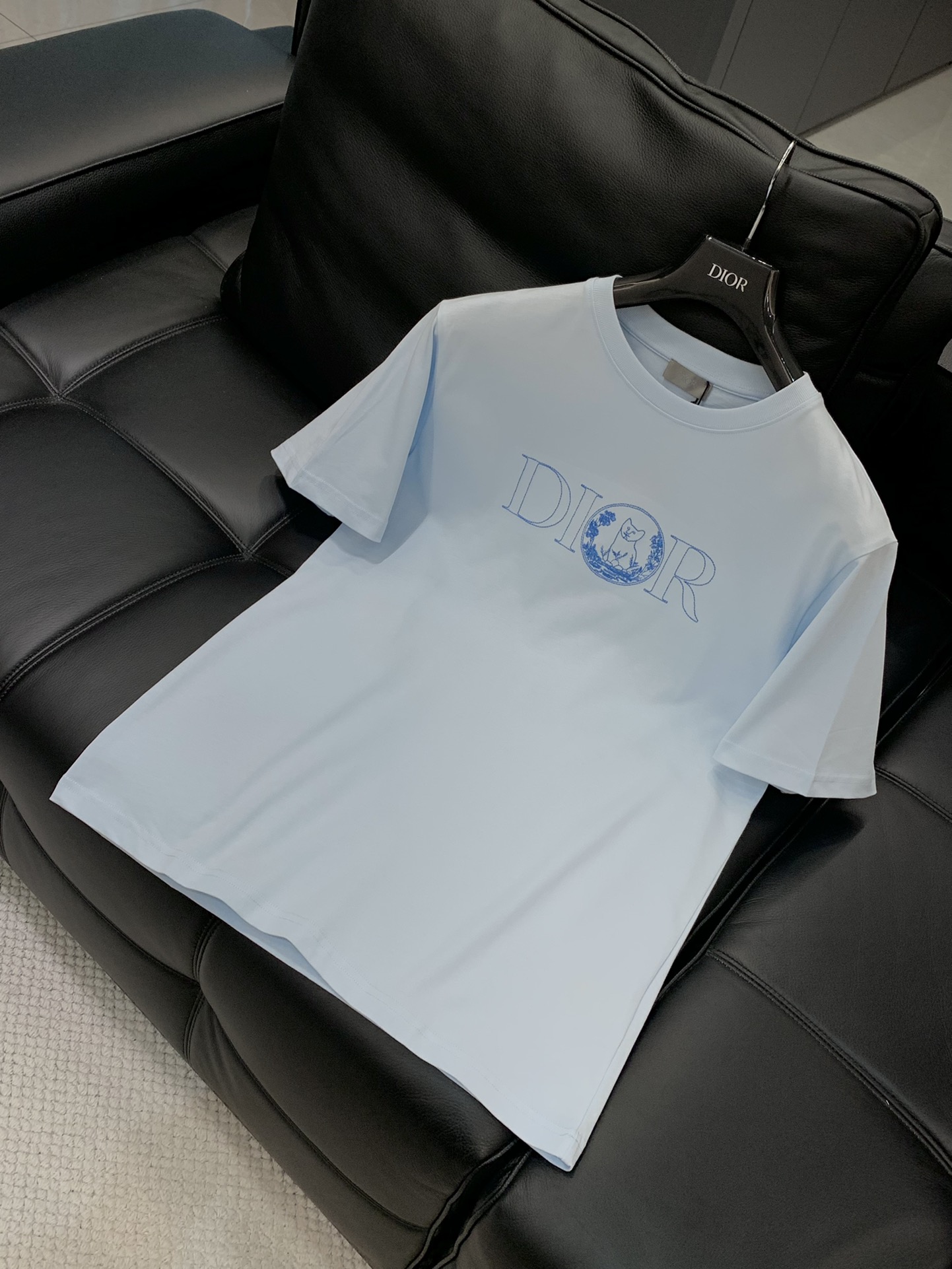 ，Dior 迪奥， 2025夏季新品，专柜同步有售，简约时尚休闲圆领短袖T恤，原版进口面料，舒适透气，顶