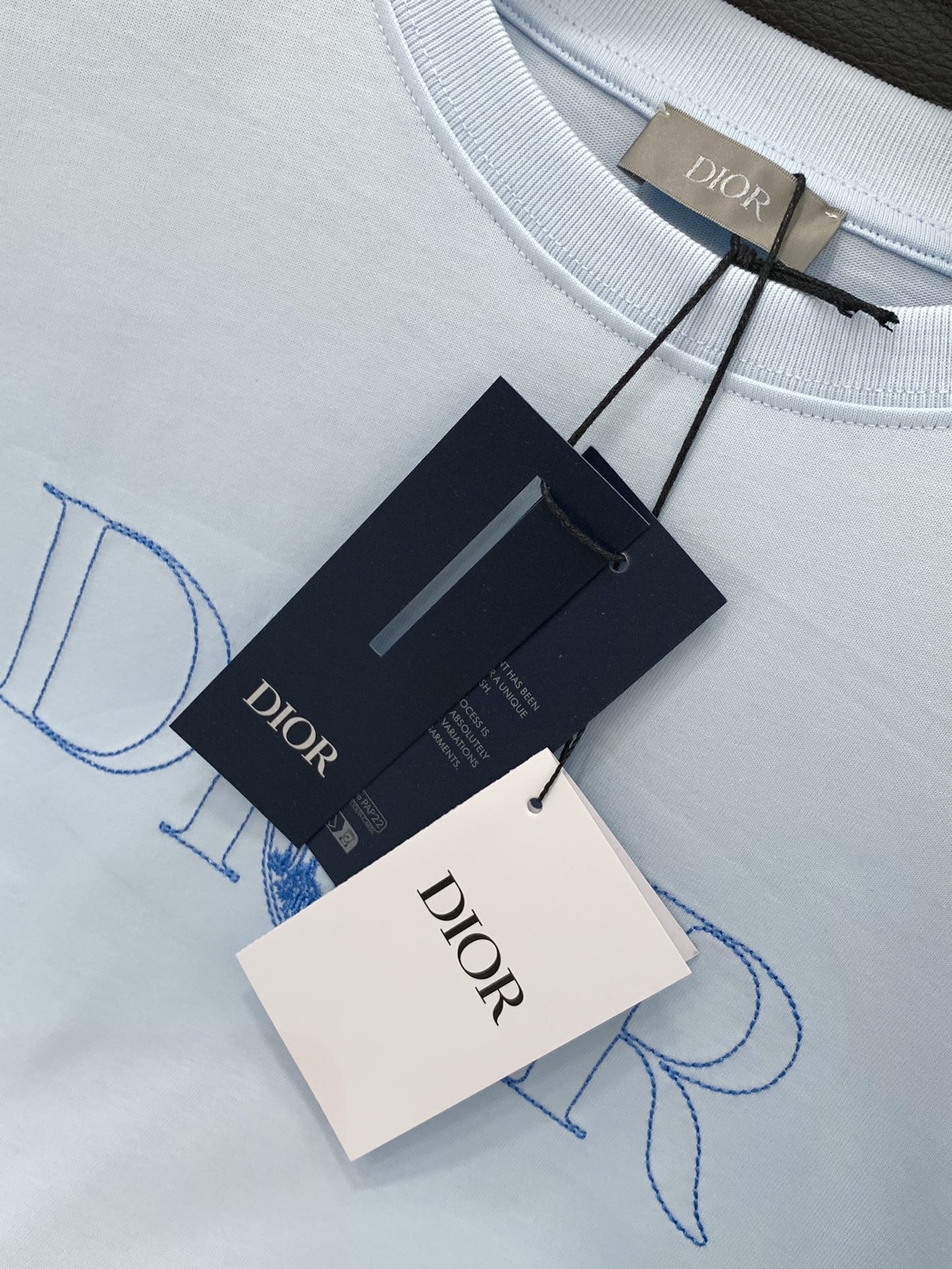 ，Dior 迪奥， 2025夏季新品，专柜同步有售，简约时尚休闲圆领短袖T恤，原版进口面料，舒适透气，顶
