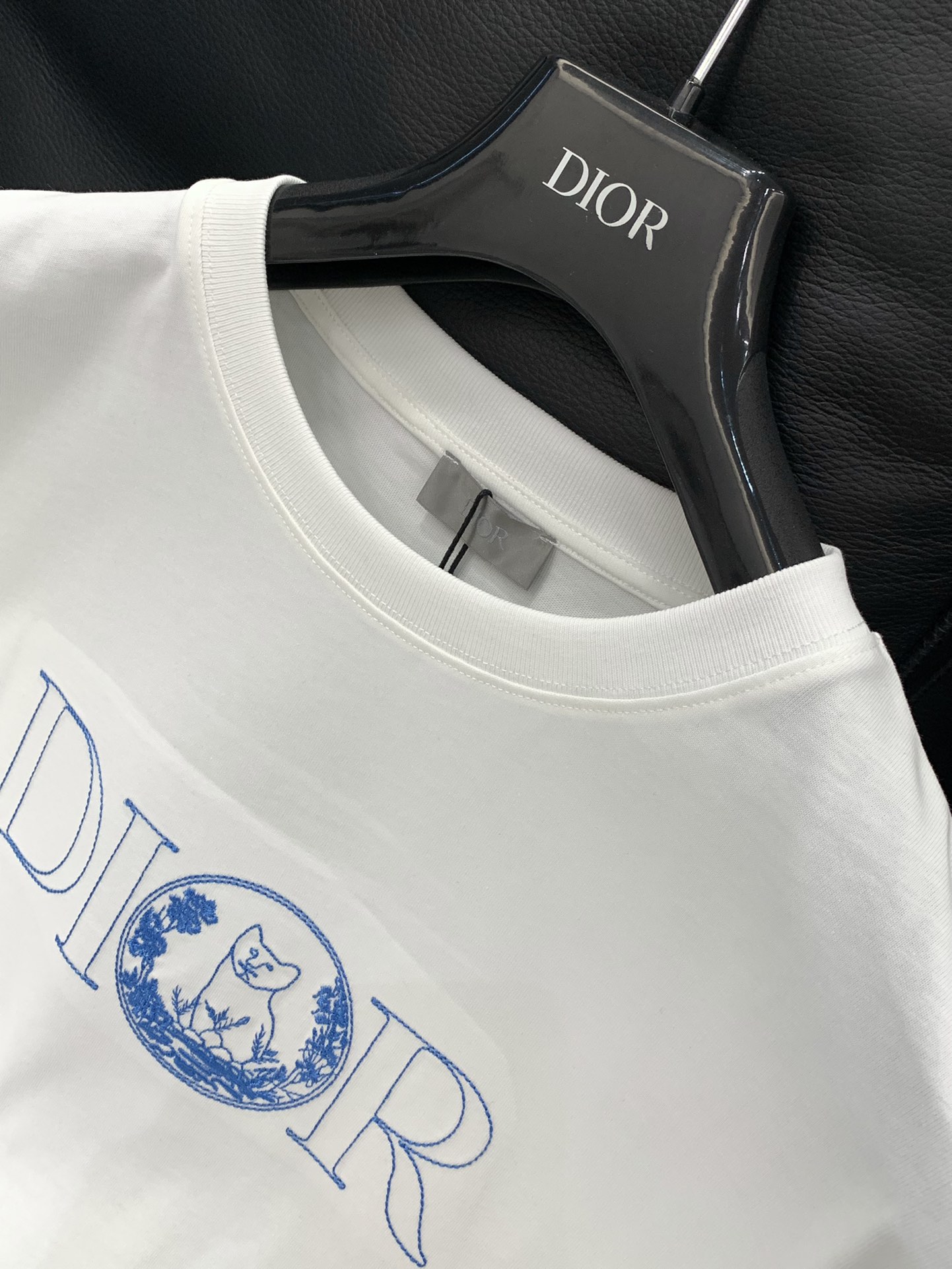 ，Dior 迪奥， 2025夏季新品，专柜同步有售，简约时尚休闲圆领短袖T恤，原版进口面料，舒适透气，顶