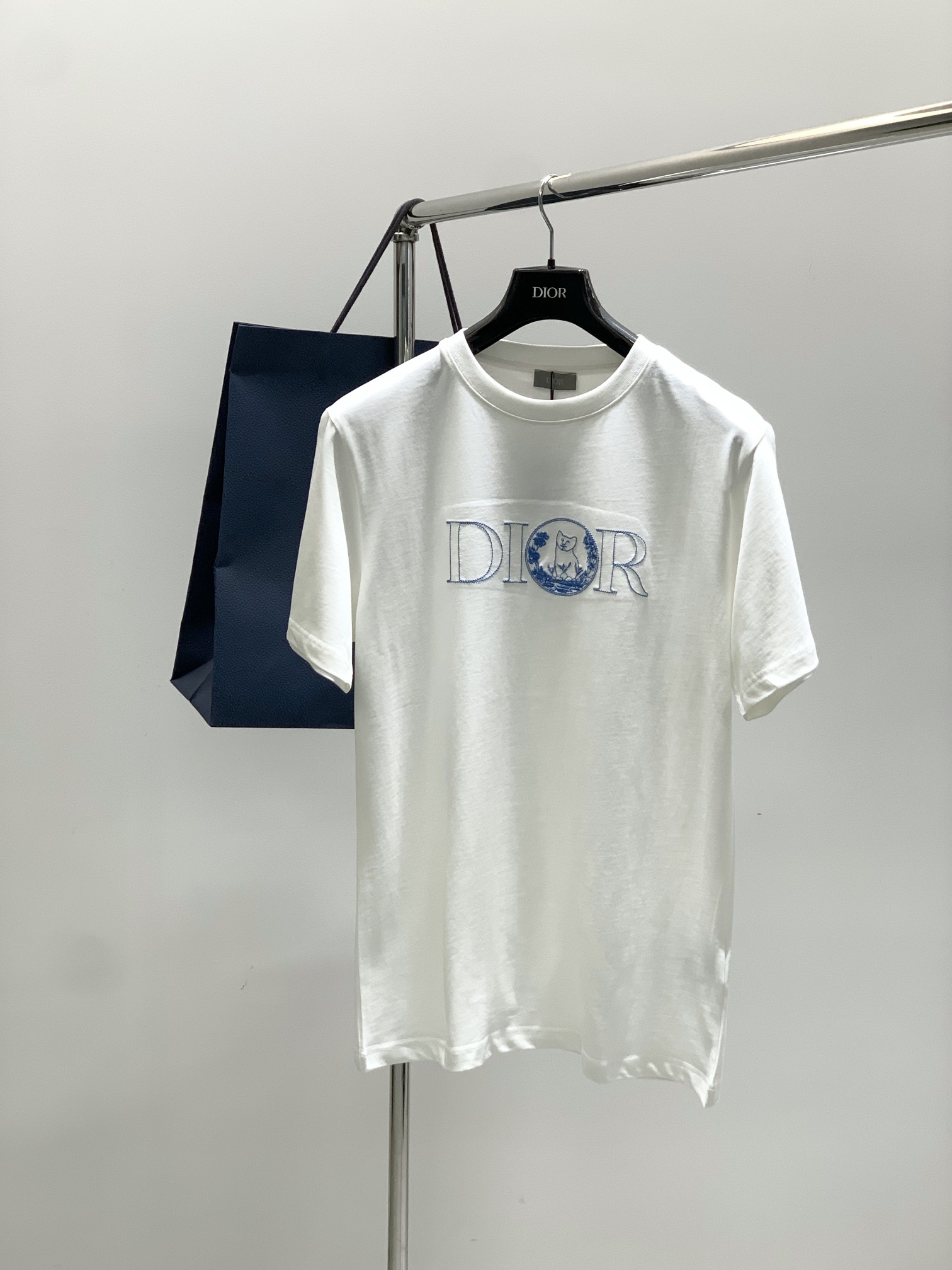 ，Dior 迪奥， 2025夏季新品，专柜同步有售，简约时尚休闲圆领短袖T恤，原版进口面料，舒适透气，顶