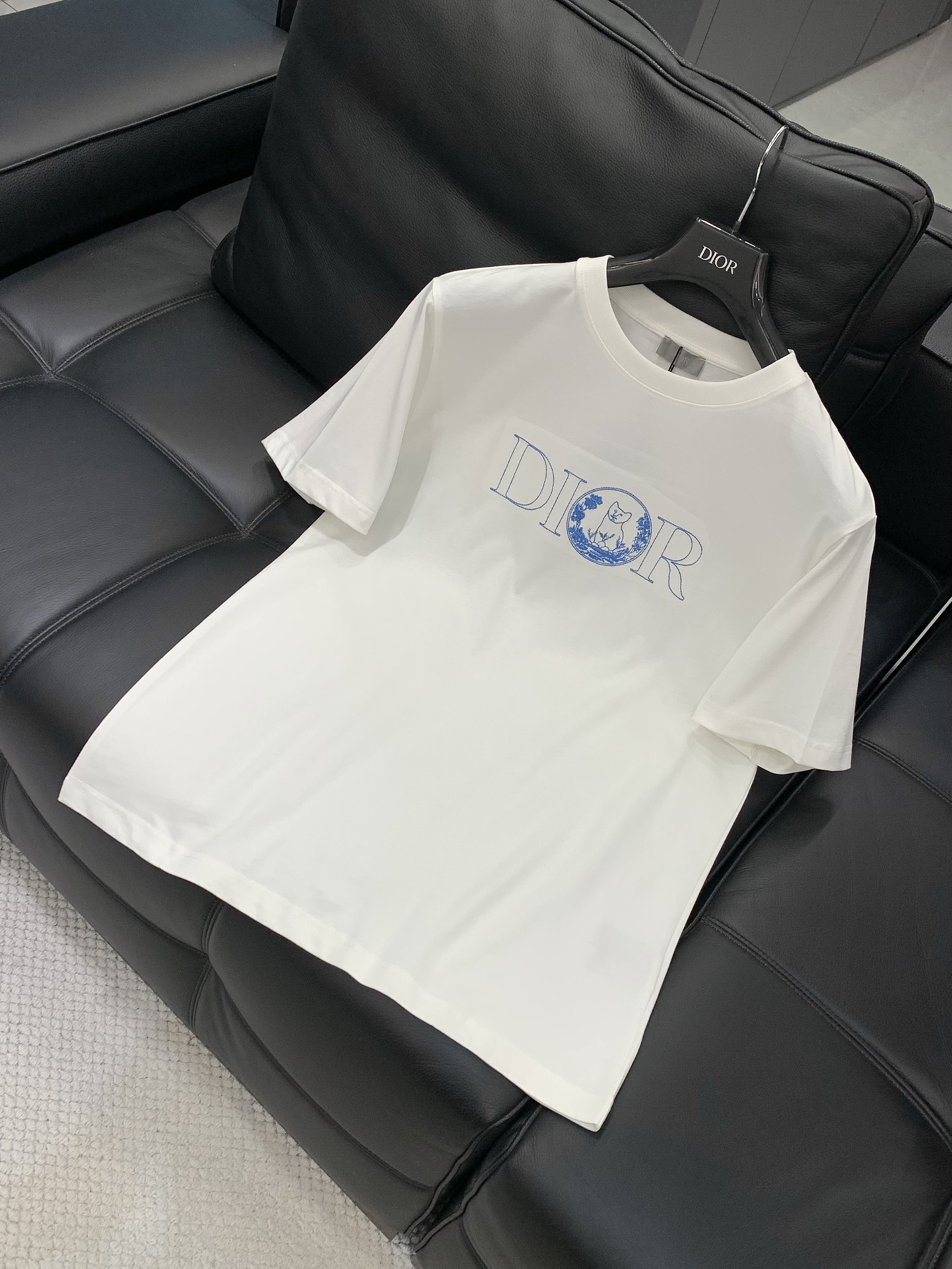 ，Dior 迪奥， 2025夏季新品，专柜同步有售，简约时尚休闲圆领短袖T恤，原版进口面料，舒适透气，顶
