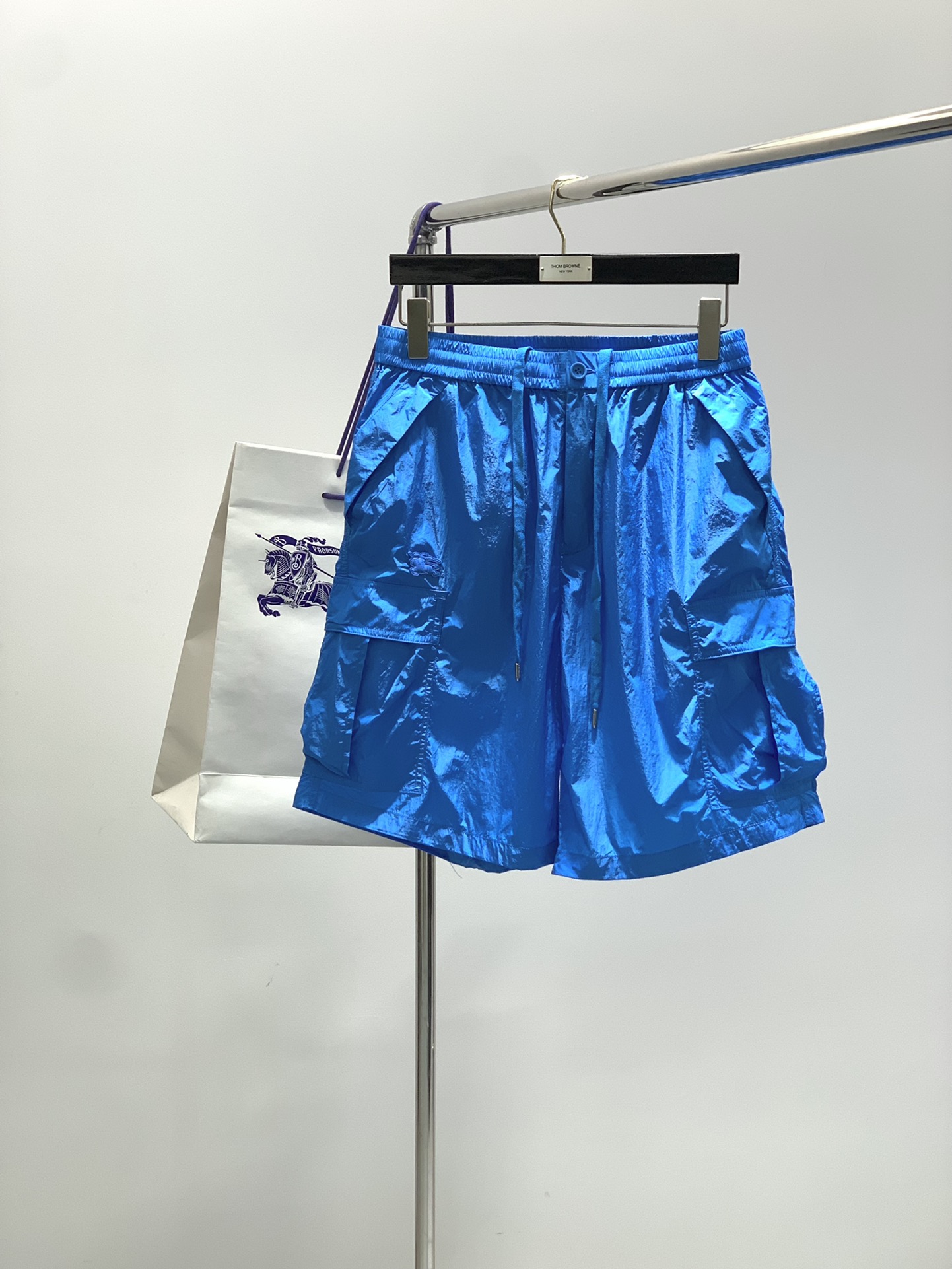 ，Burberry 巴宝莉，2025夏季最新品，专柜同步有售，原单狠货，时尚休闲短裤，进口原版面料，上身