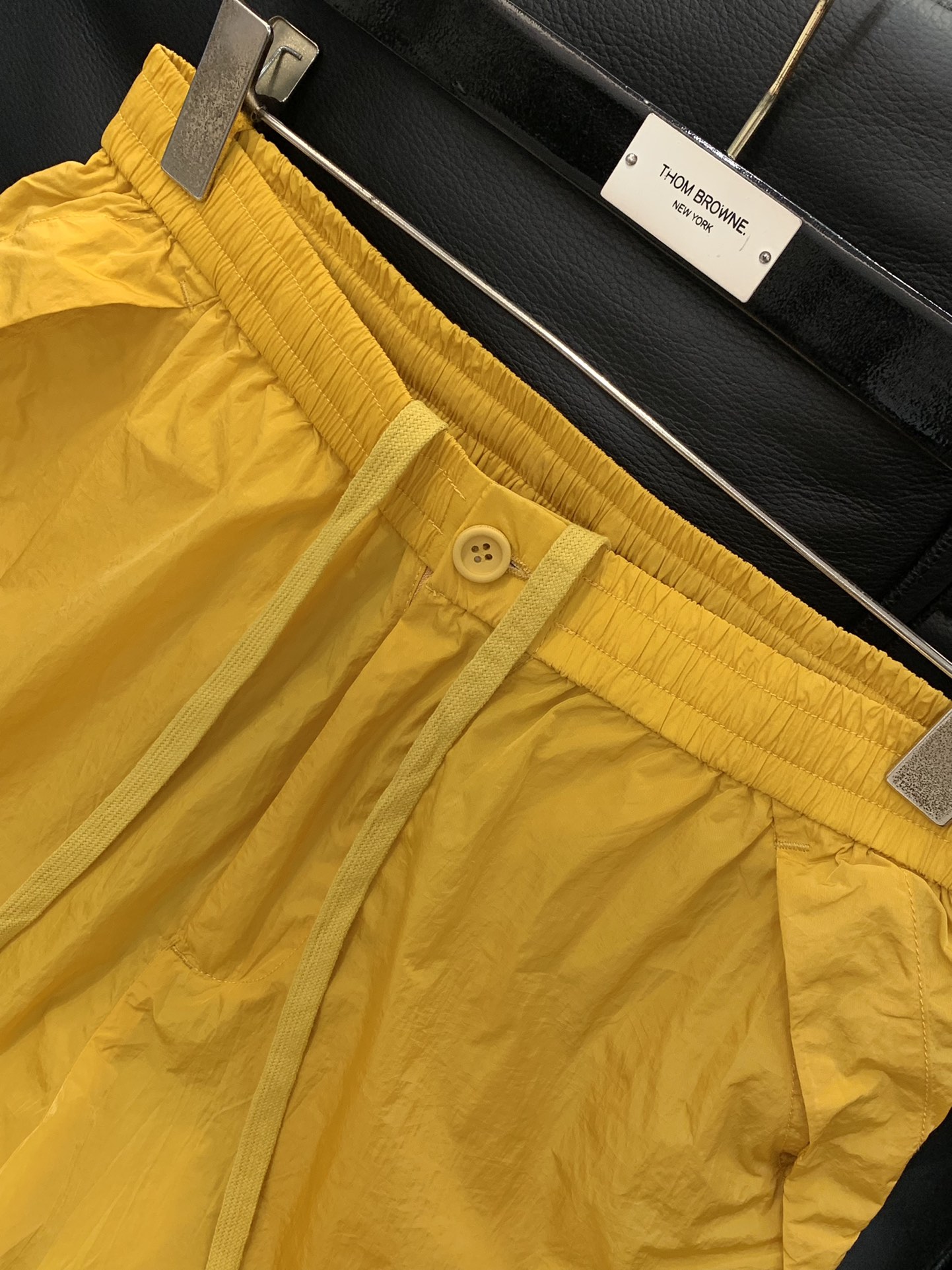 ，Burberry 巴宝莉，2025夏季最新品，专柜同步有售，原单狠货，时尚休闲短裤，进口原版面料，上身